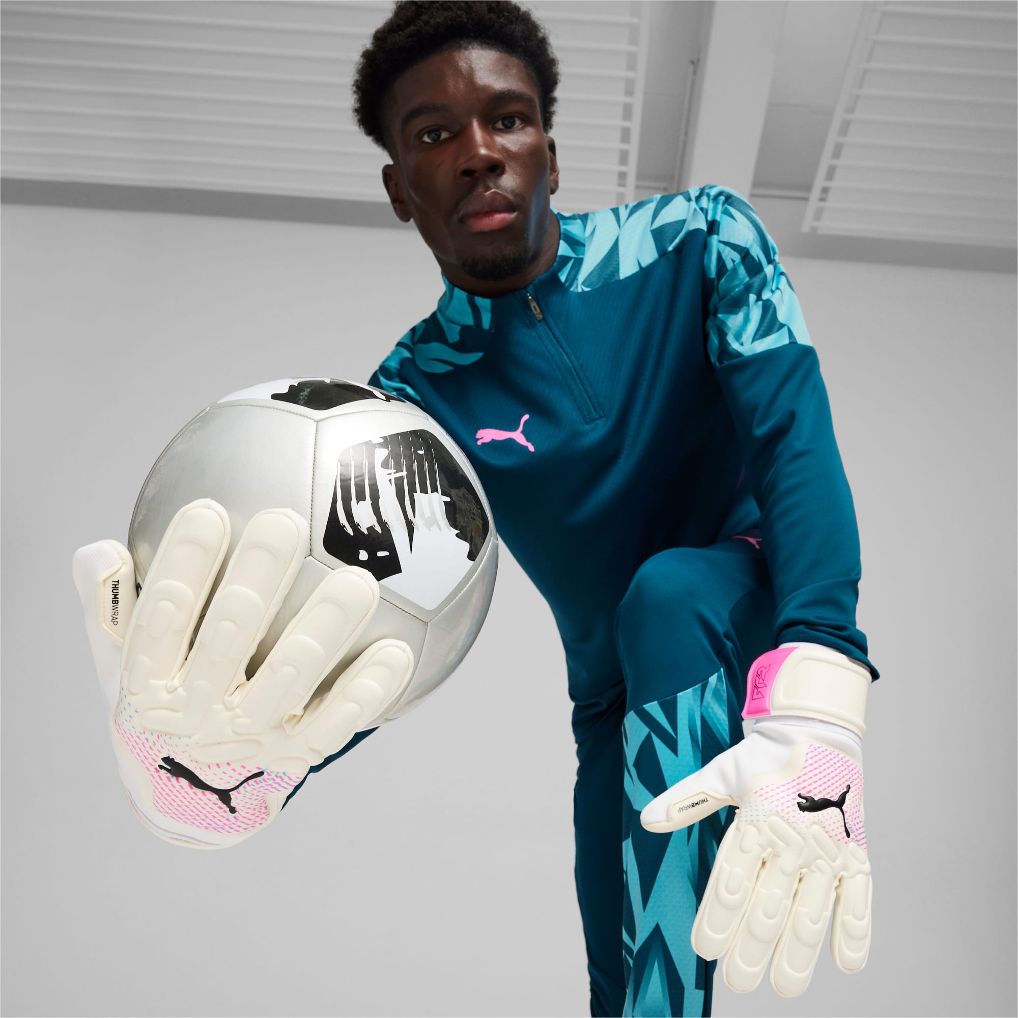 Women's PUMA Future Match Goalkeeper Gloves, White/Poison Pink/Black, Size 7, Accessories