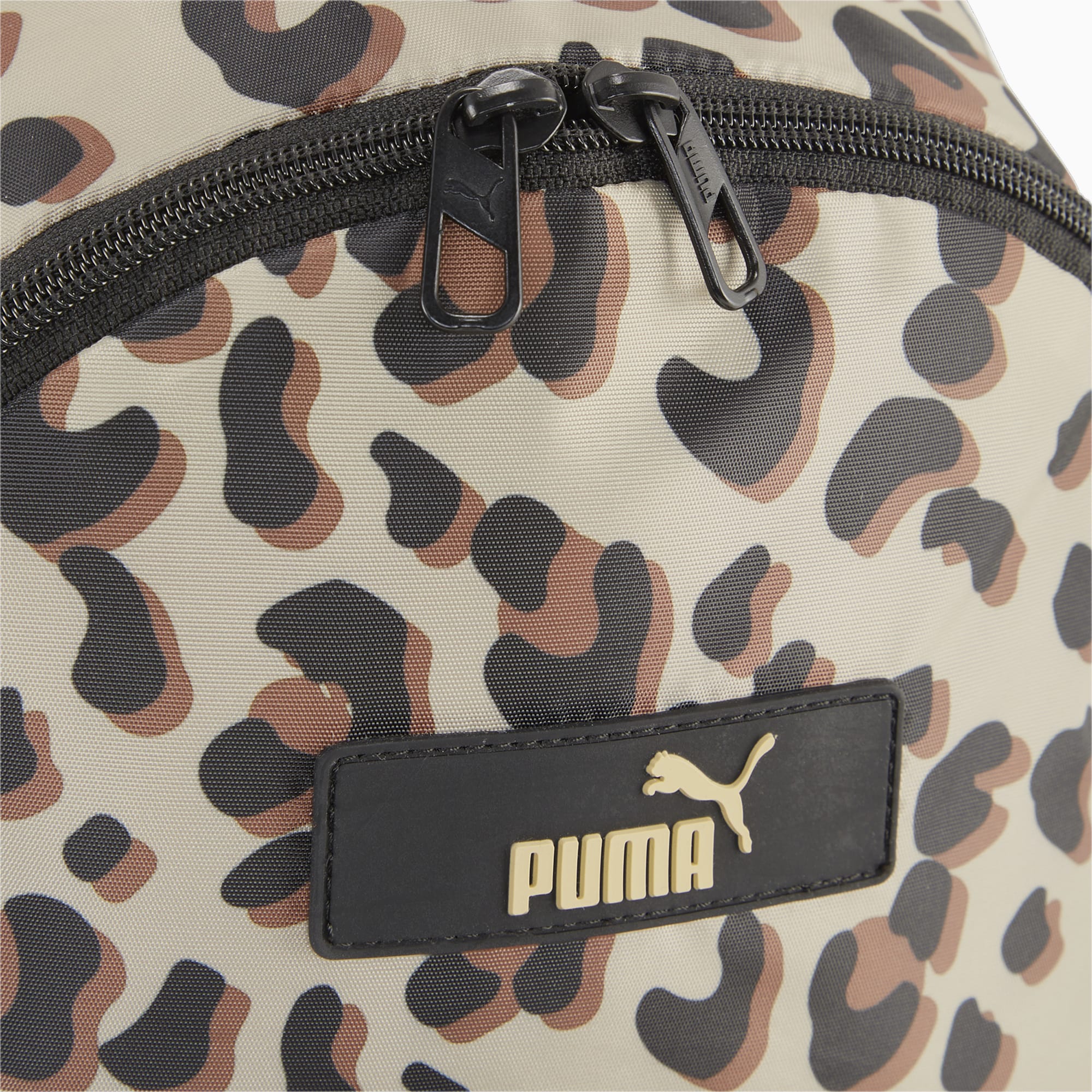 Puma core pop backpack in de kleur ecru.