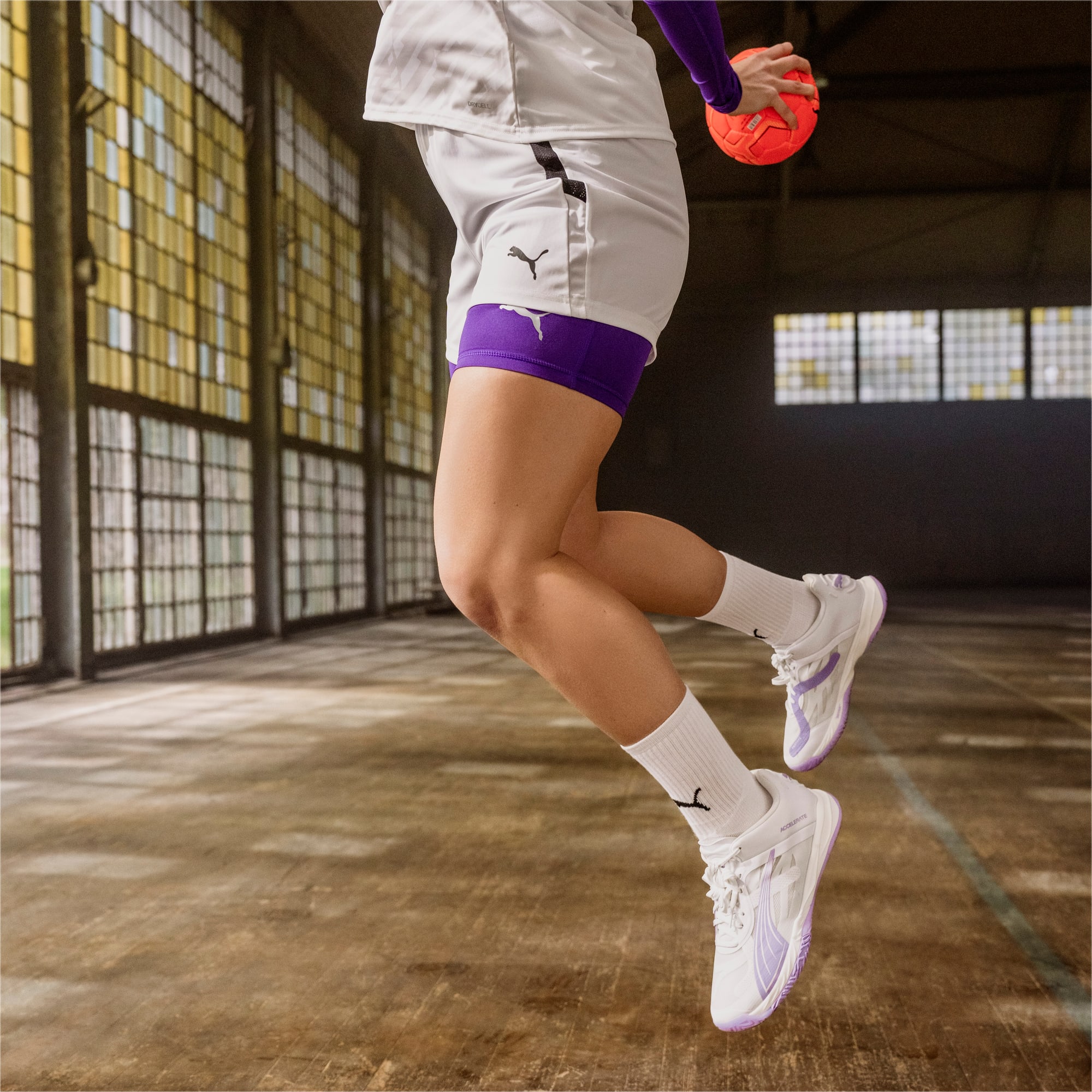 PUMA Accelerate Nitro Sqd Women's Indoor Shoe Sneakers, White/Vivid Violet