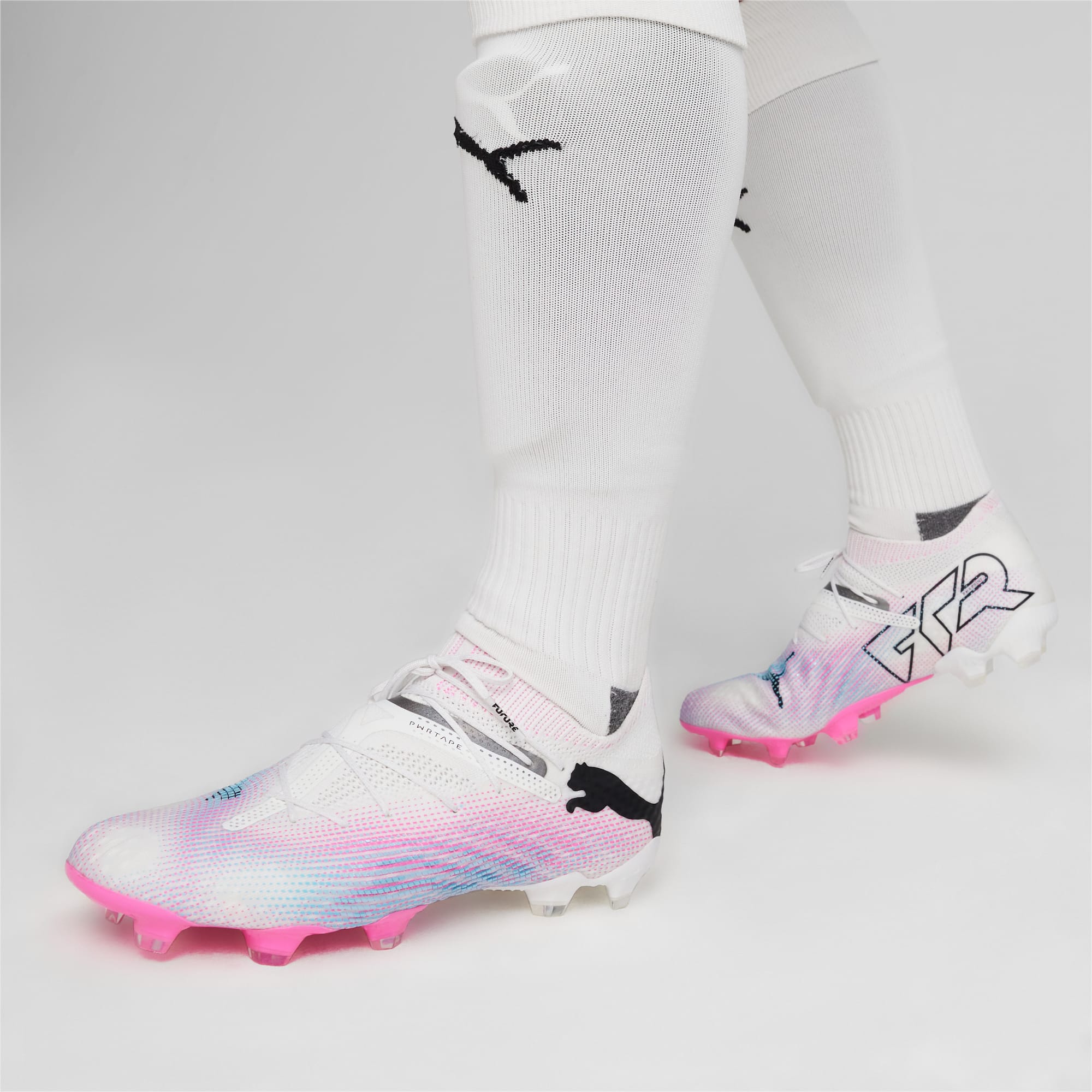 PUMA Chaussures De Football FUTURE 7 ULTIMATE FG/AG Pour Homme, Blanc/Rose/Noir