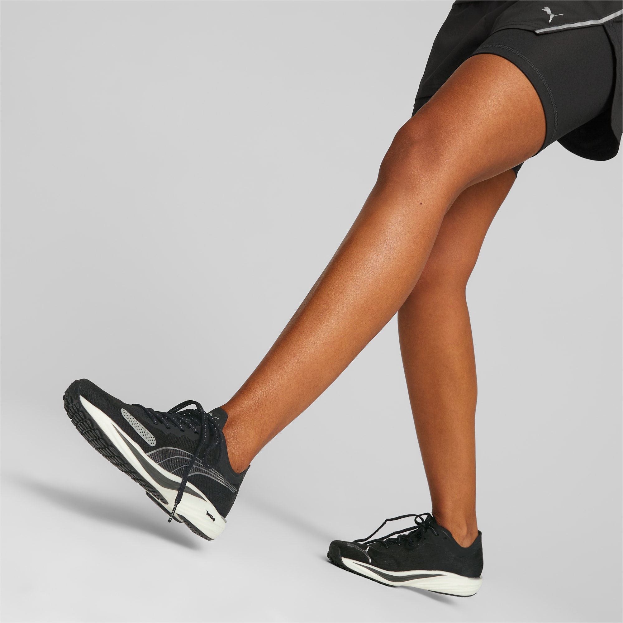 PUMA Zapatillas De Running Para Mujer Liberate Nitro 2, Plateado/Negro