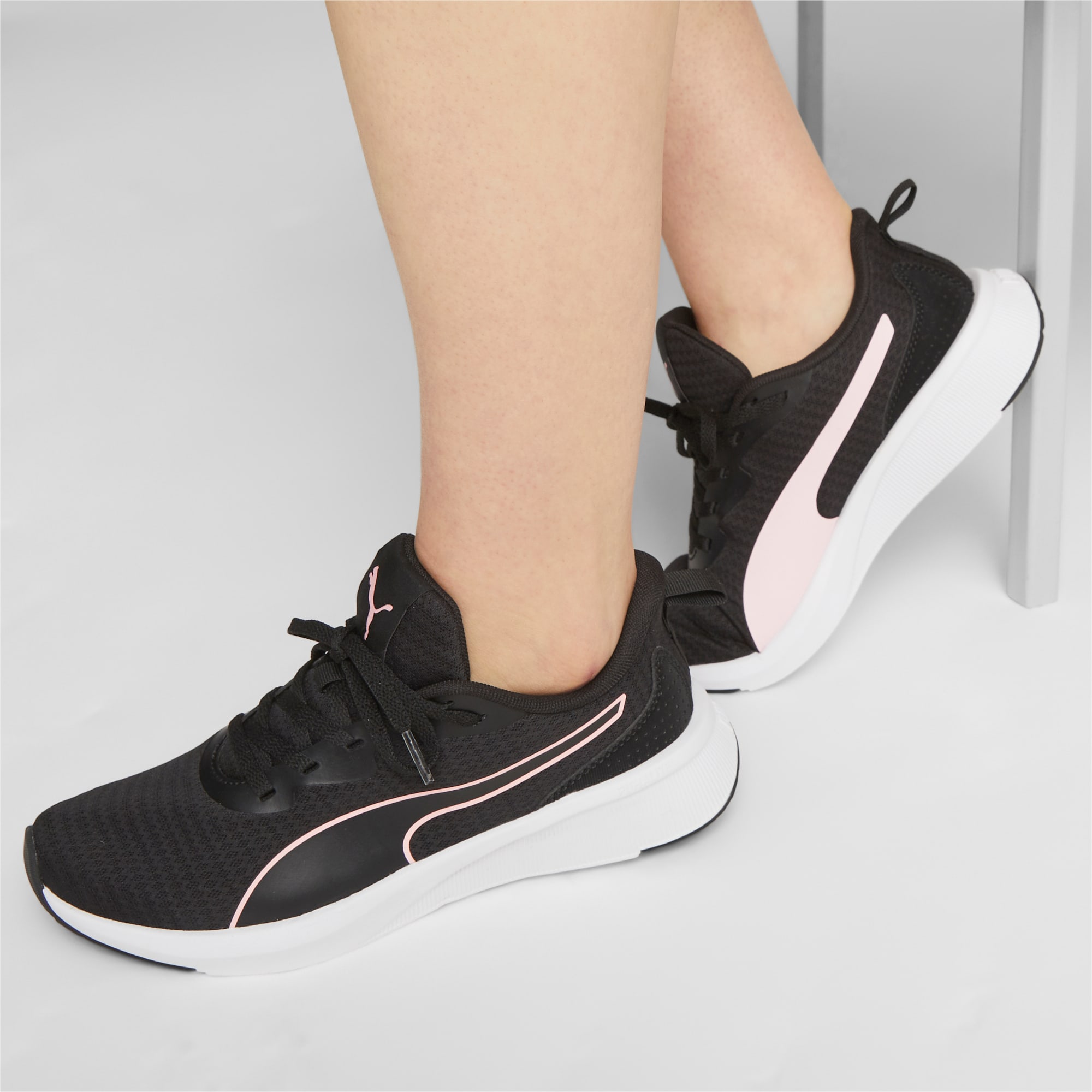 PUMA Chaussures De Running Flyer Lite, Noir/Blanc