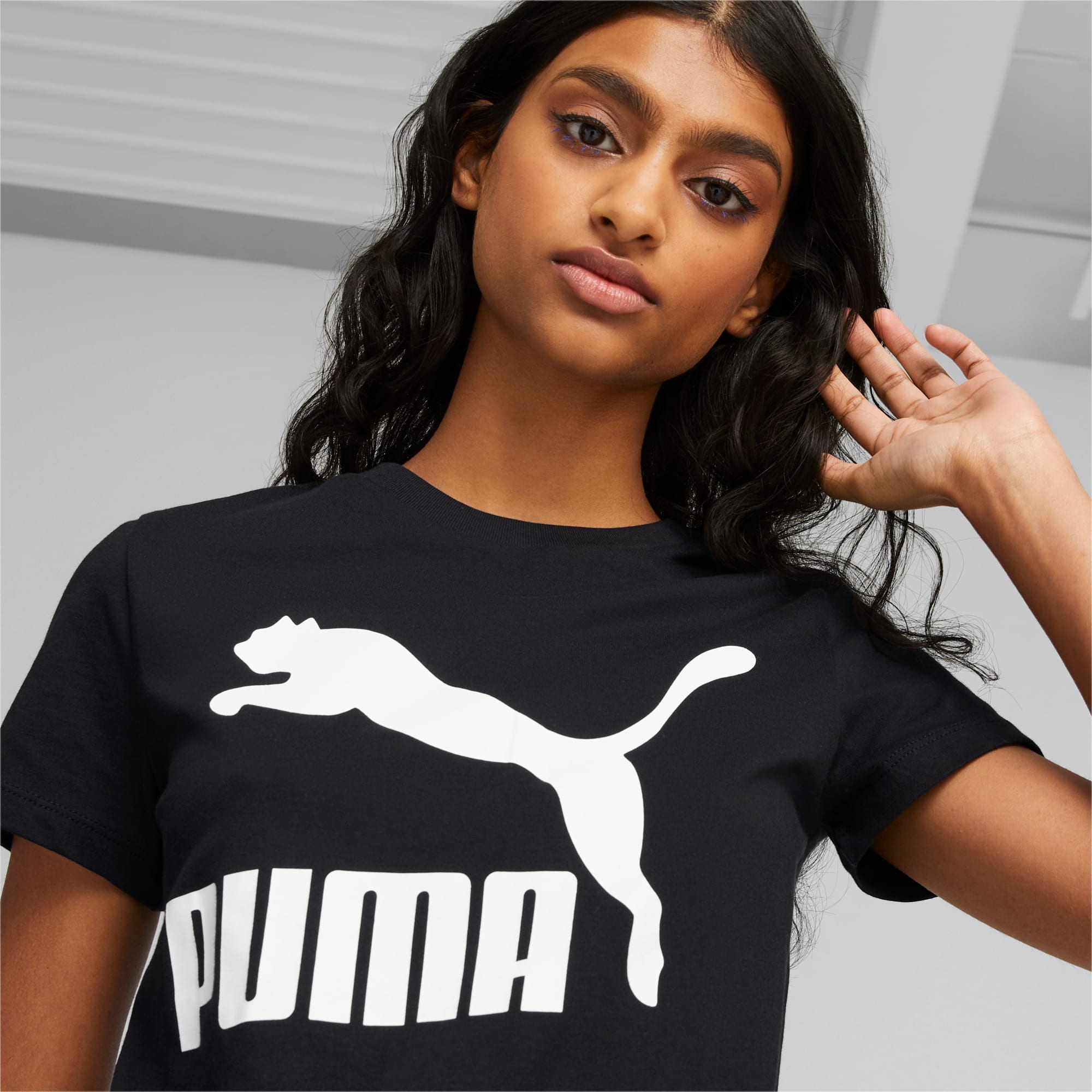 PUMA Classics T-shirt Met Logo Dames, Zwart
