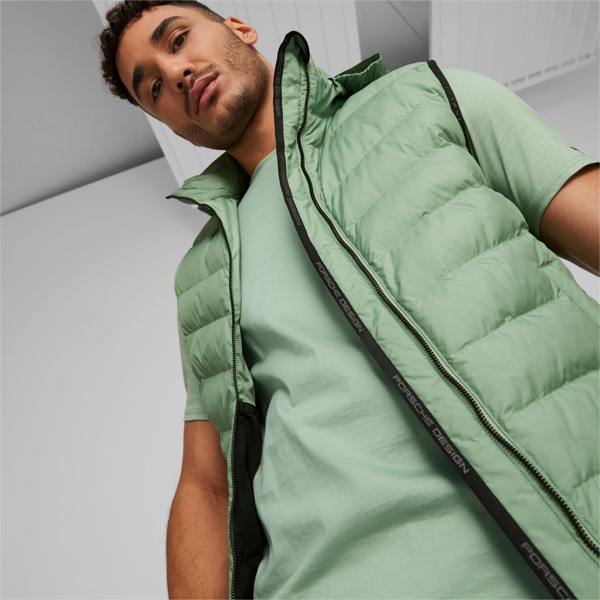 PUMA Porsche Design Light Packable Vest Men Men's Jacket, Dusty Green, Size L, Clothing