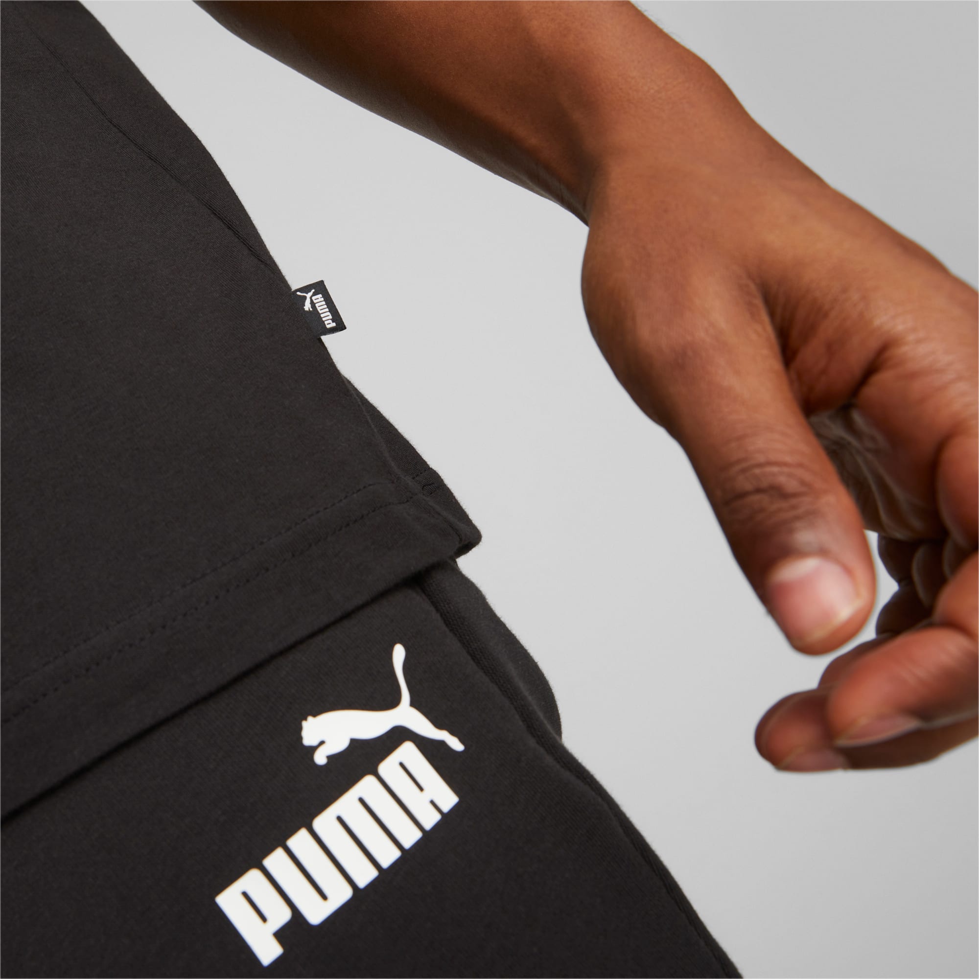 PUMA Essentials Small Logo T-Shirt Men, Black, Size XS, Clothing