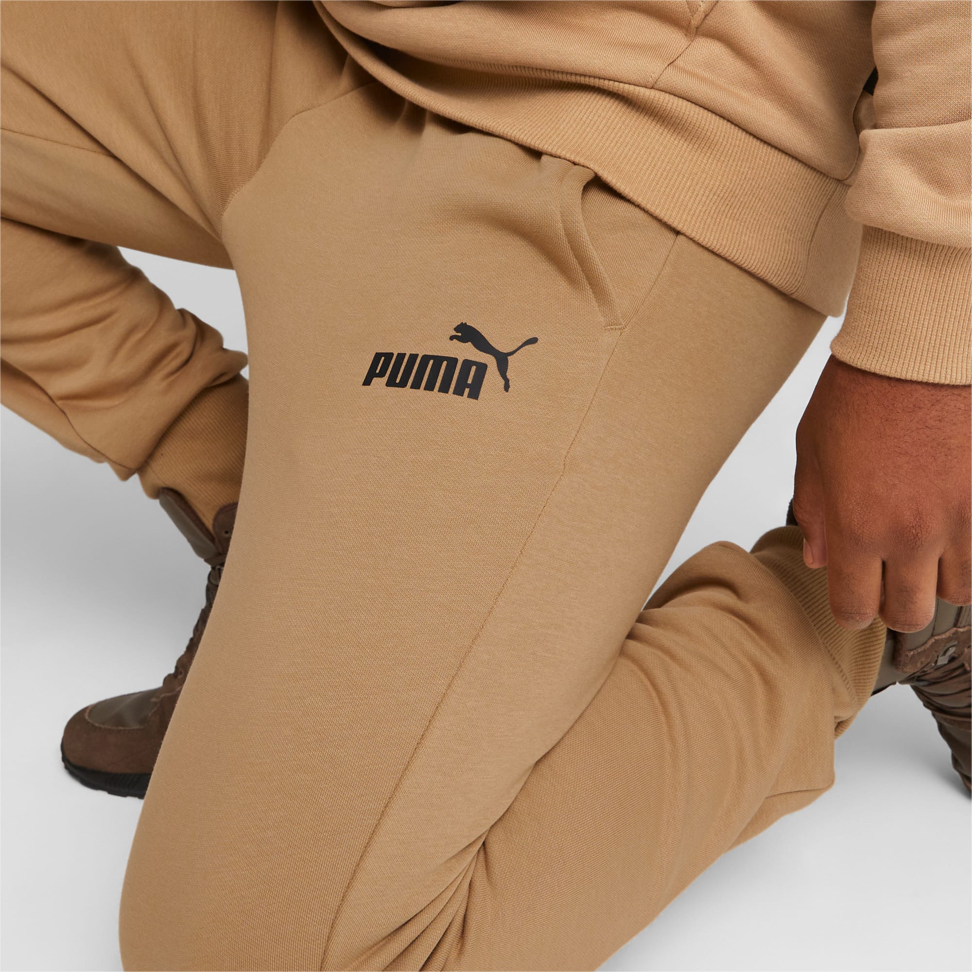 PUMA Essentials Logo Sweatpants Men, Toasted, Size XXS, Clothing