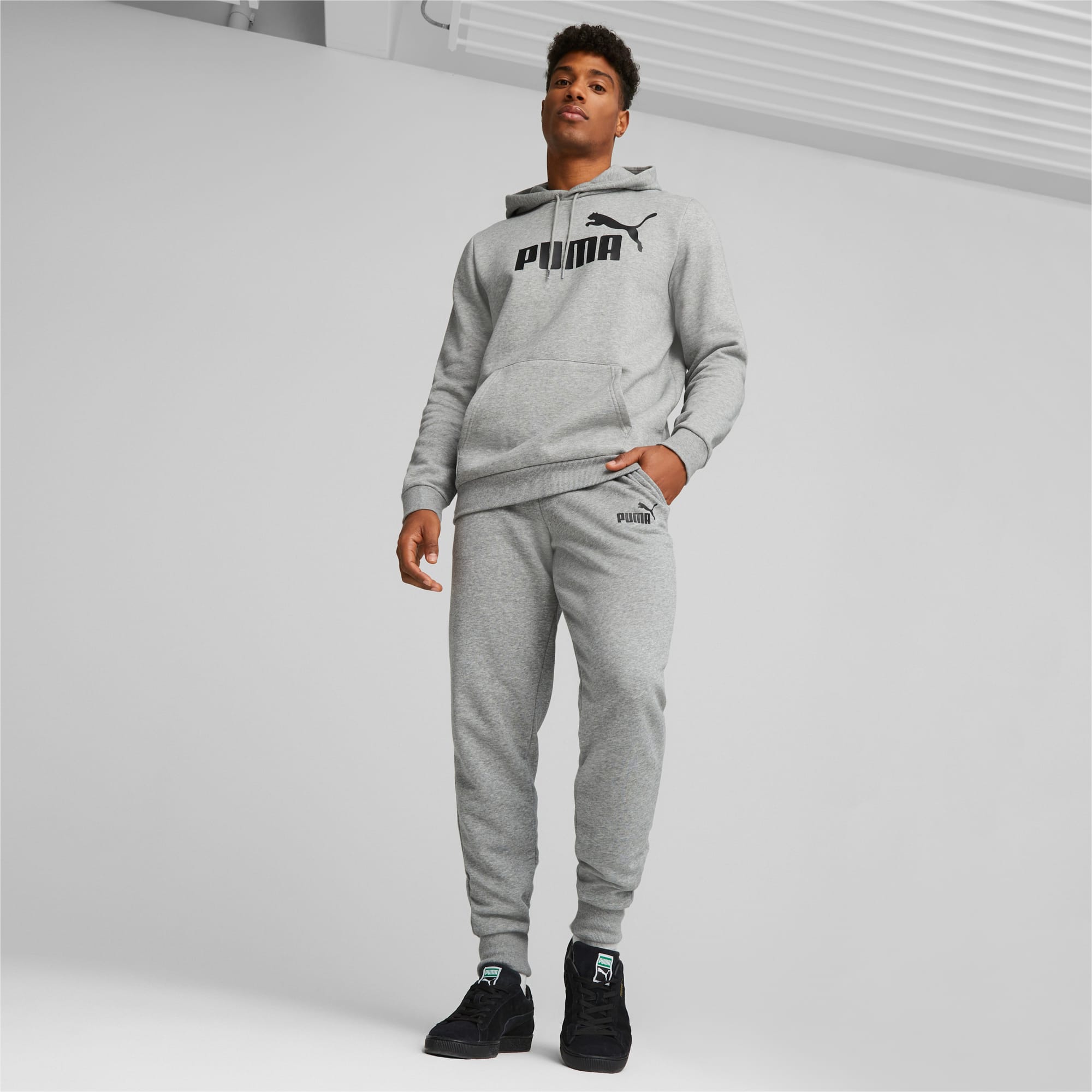 PUMA Essentials Logo Sweatpants Men, Medium Grey Heather, Size L, Clothing