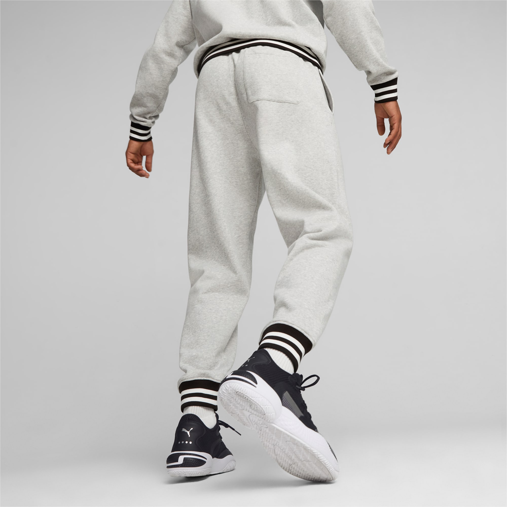 Men's PUMA Franchise Core Basketball Sweatpants, Light Grey Heather/Black