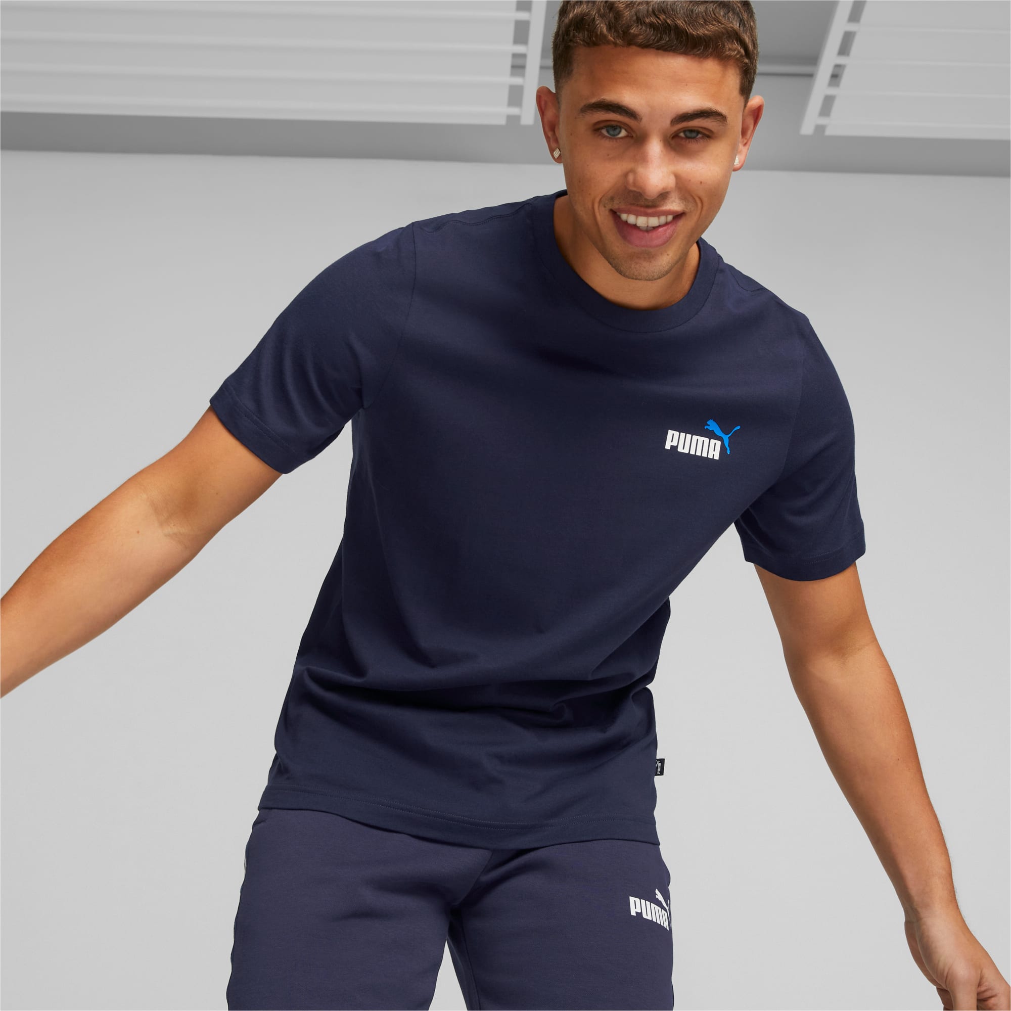 PUMA Essentials+ T-shirt Met Klein, Tweekleurig Logo Voor Heren, Blauw