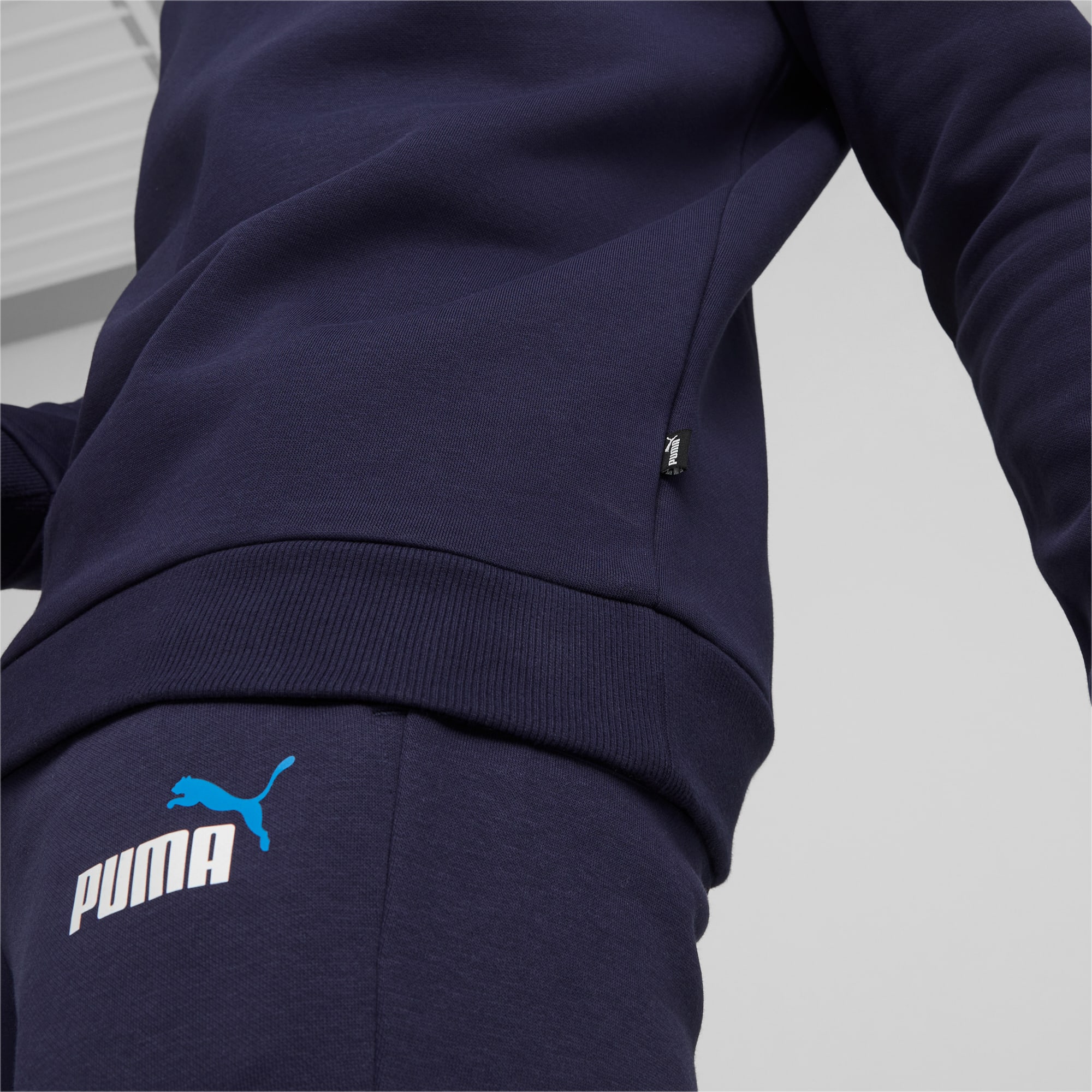 PUMA Męska Bluza Essentials+ Z okrągłym Kołnierzem Z dwukolorowym Małym Logo, Niebieski