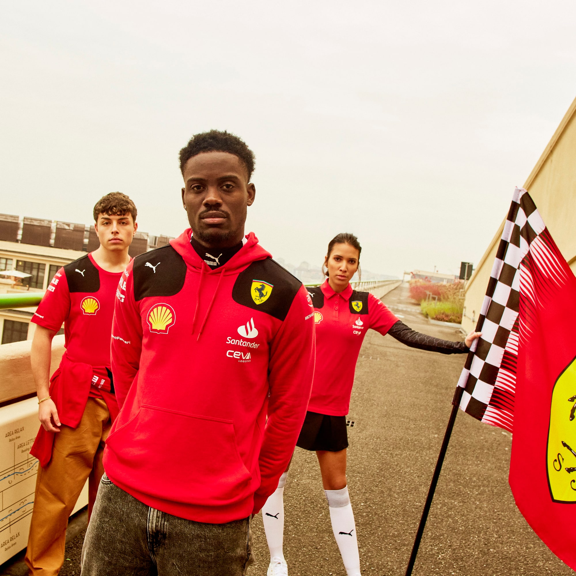 Ferrari teamline hoody XXL 2023 - Charles Leclerc - Carlos Sainz - Formule 1 - Scuderia Ferrari