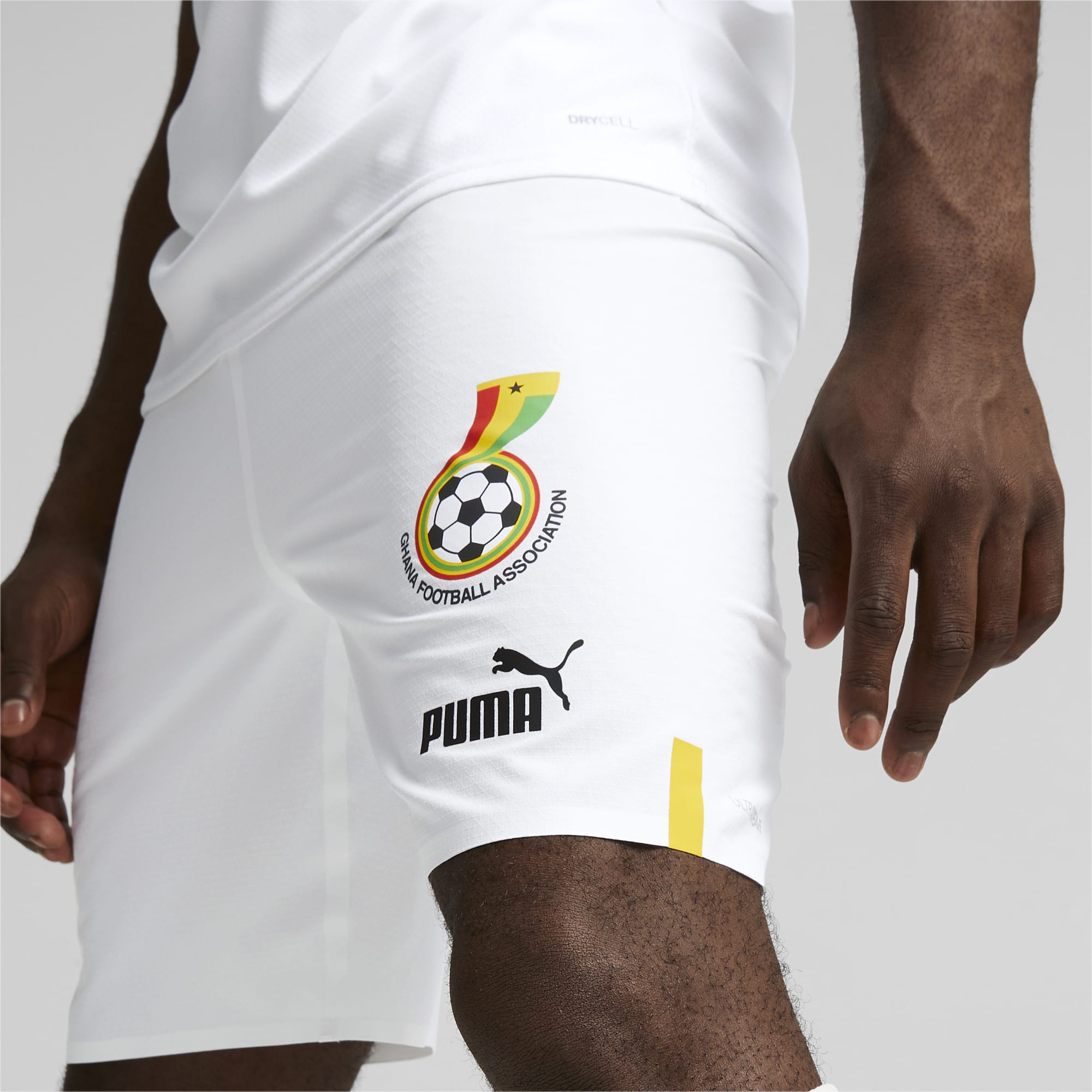 PUMA Short Ghana Pour Homme, Blanc/Noir