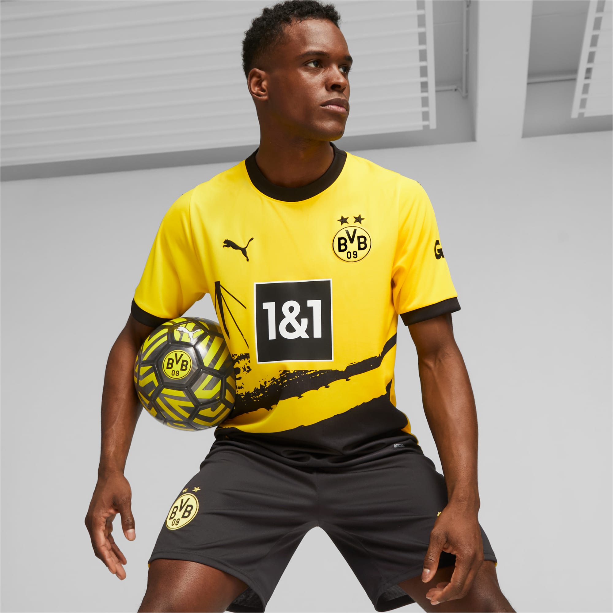 Men's PUMA Borussia Dortmund 23/24 Home Jersey, Cyber Yellow/Black, Size XS, Clothing