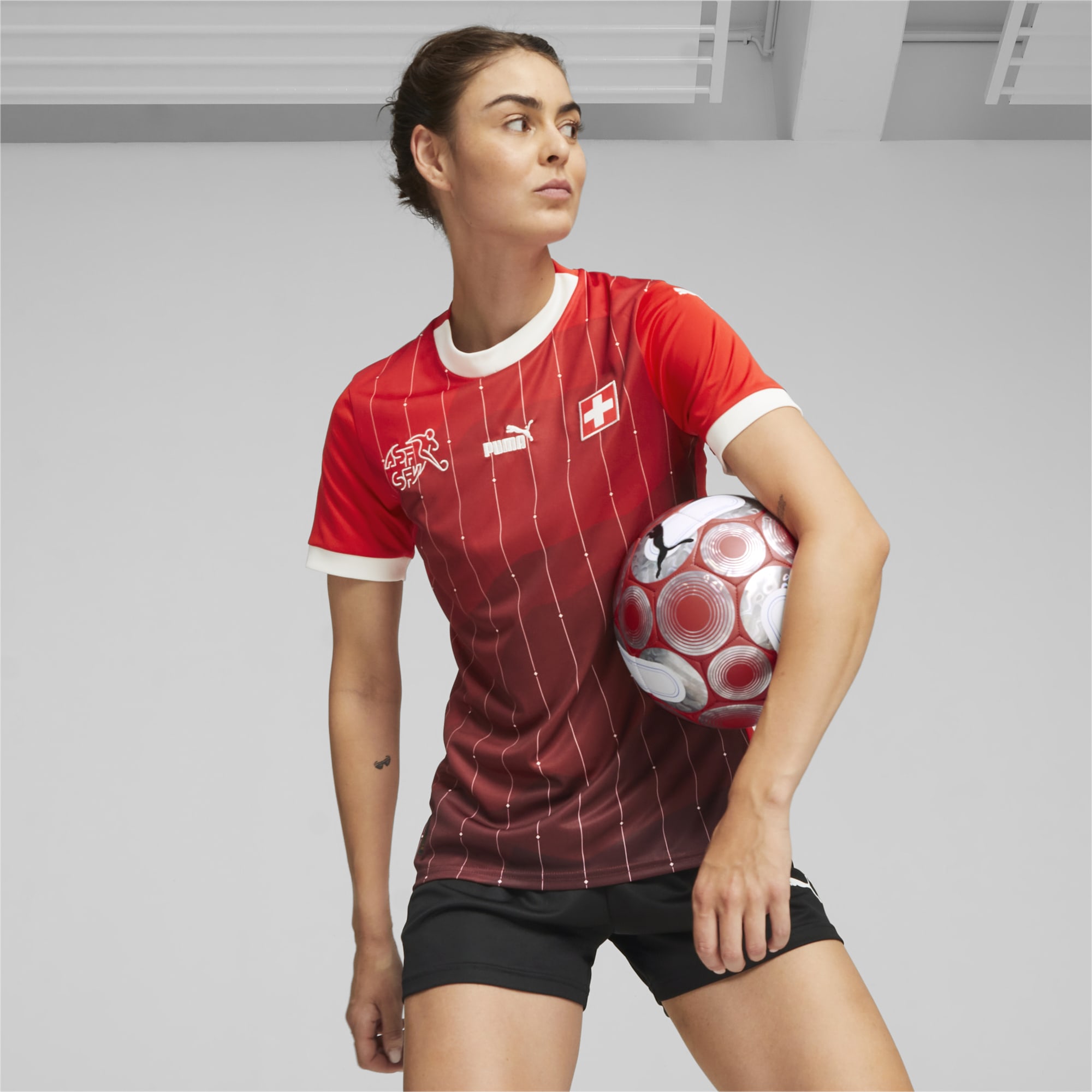 PUMA Switzerland 23/24 Women's World Cup Home Jersey, Red/White, Size XL, Clothing