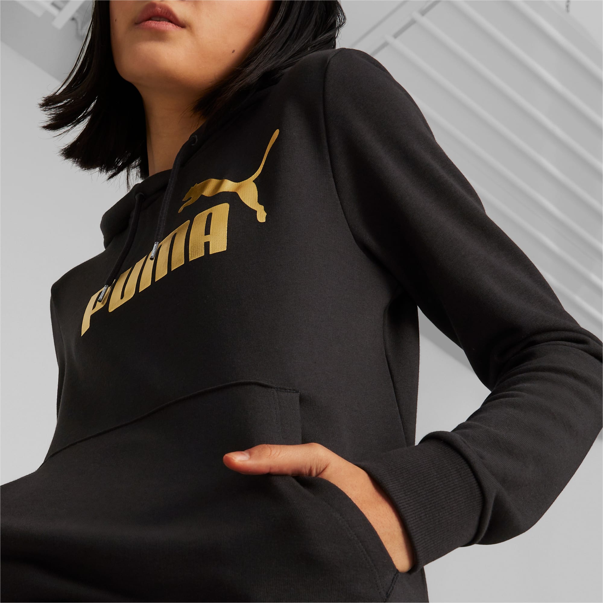 PUMA Hoodie Avec Logo En Métal Essentials+ Femme, Noir/Or
