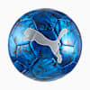 Ballon de foot PUMA bleu avec logo gris et motif géométrique.