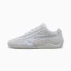 Witte PUMA Speedcat damessneaker met bloemmotief en vetersluiting.