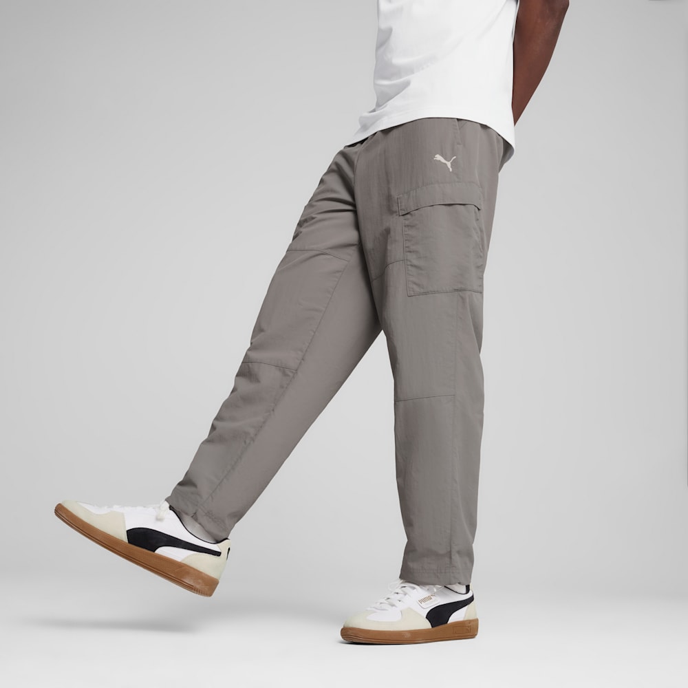 WARDROBE ESSENTIALS Men's Relaxed Cargo Pants, Cast Iron, large