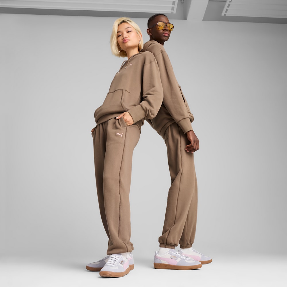 PREMIUM ESSENTIALS Relaxed Graphic Sweatpants, Totally Taupe, large