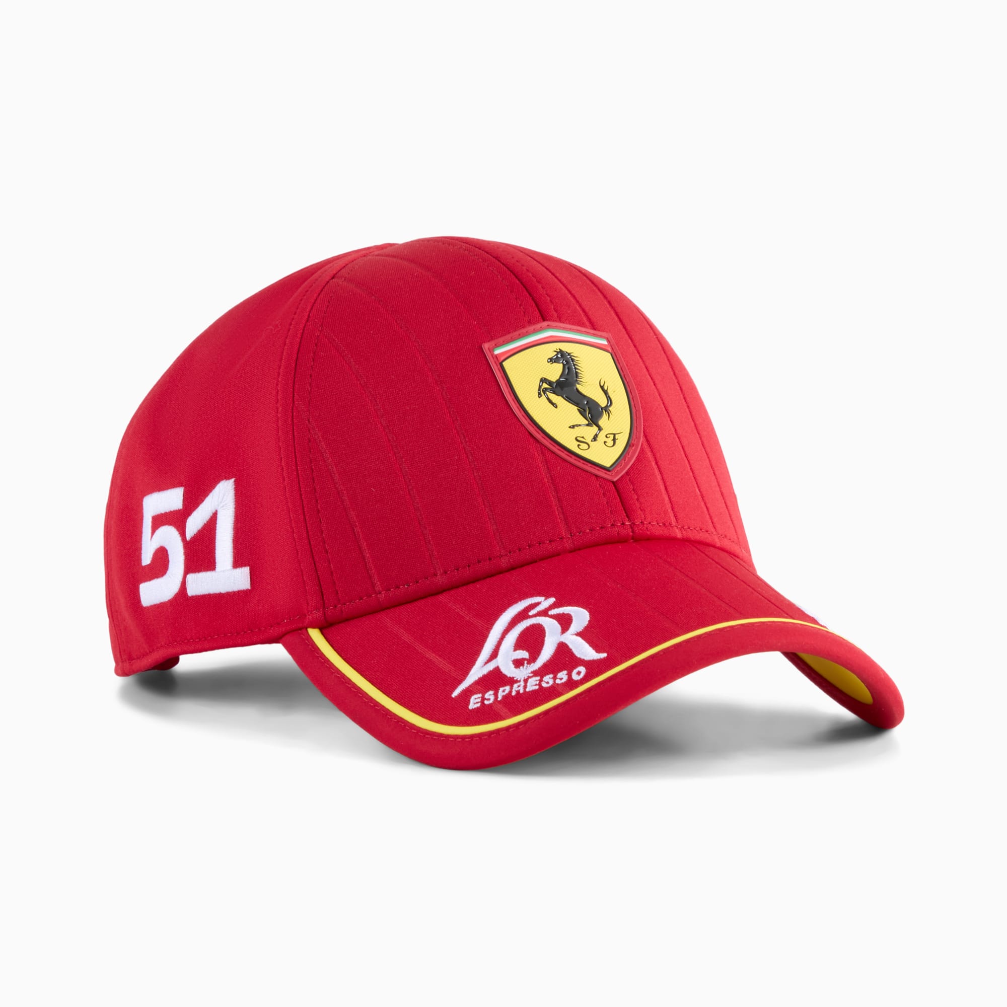 Cappellino rosso PUMA con logo Ferrari, numero 51 e scritta 'Espresso' sulla visiera.