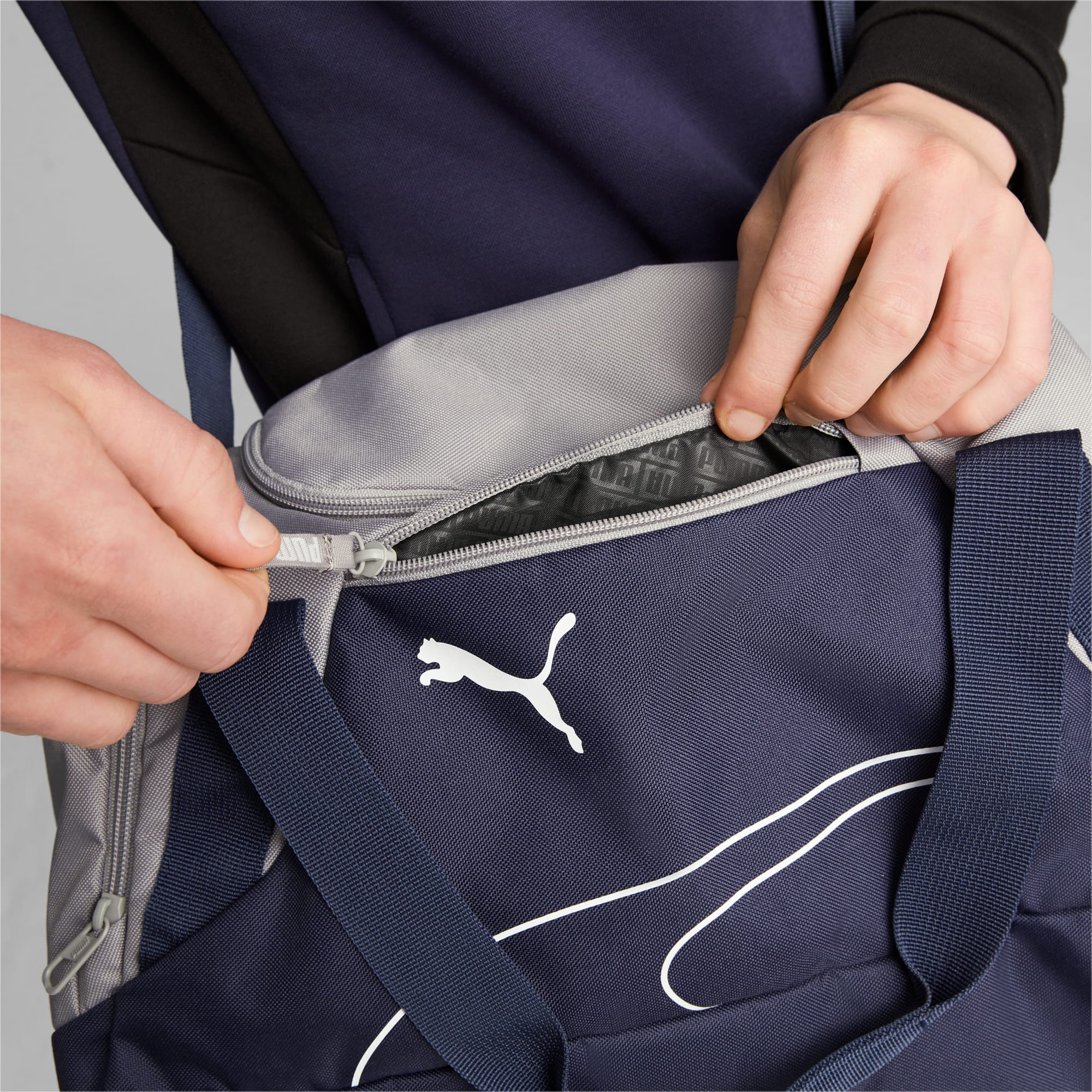 Puma fund sports bag top