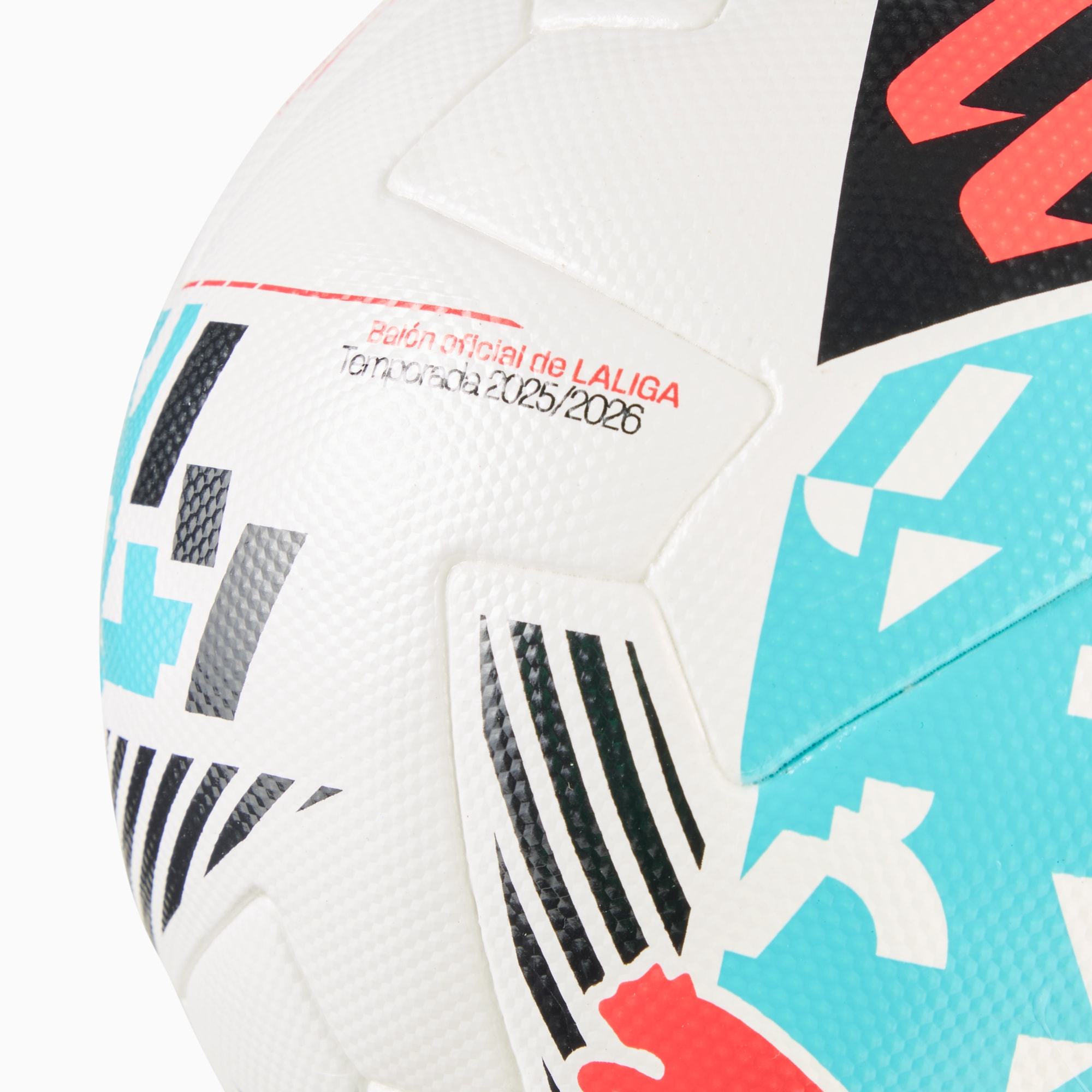 Pallone da calcio PUMA bianco con motivo geometrico nero, rosso e turchese.