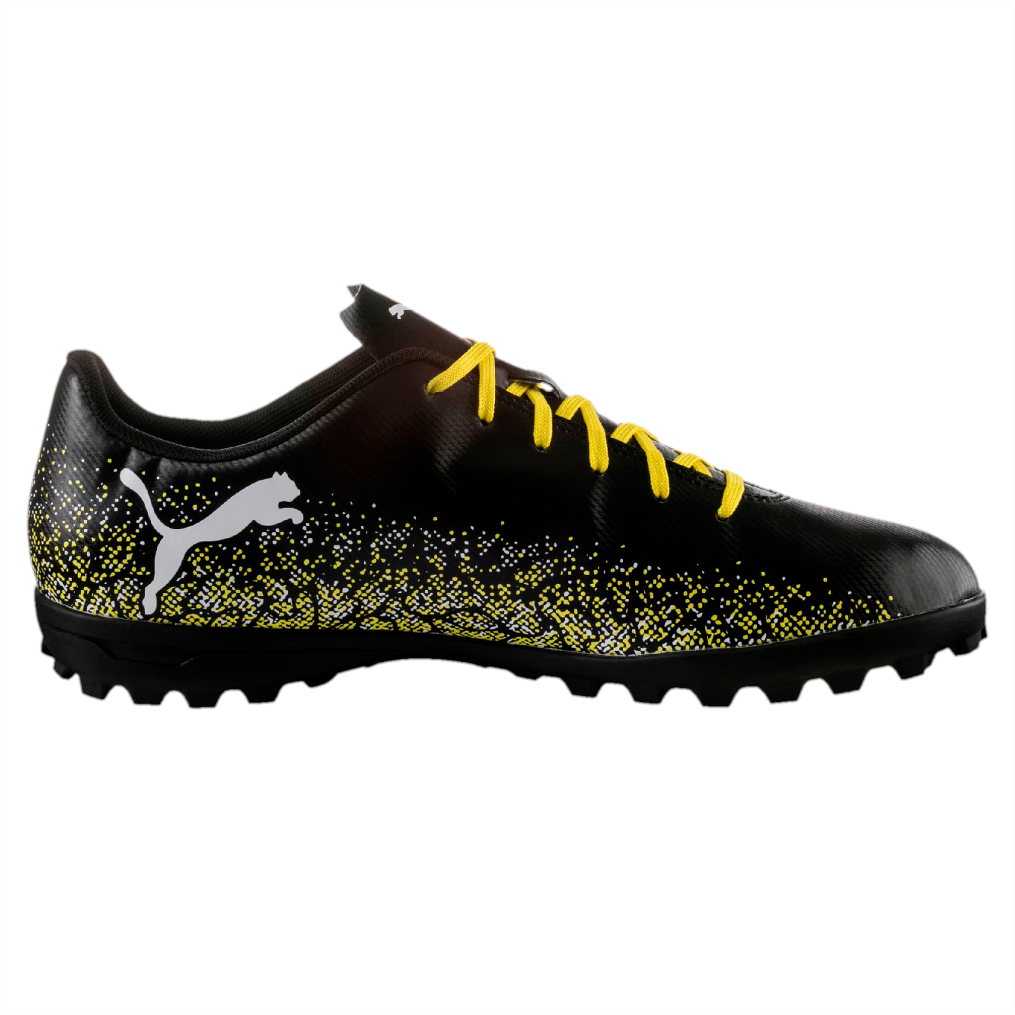 35 342. Pretec кроссовки футбольные. Футбольные кроссовки Puma. Реклама кроссовок Nike