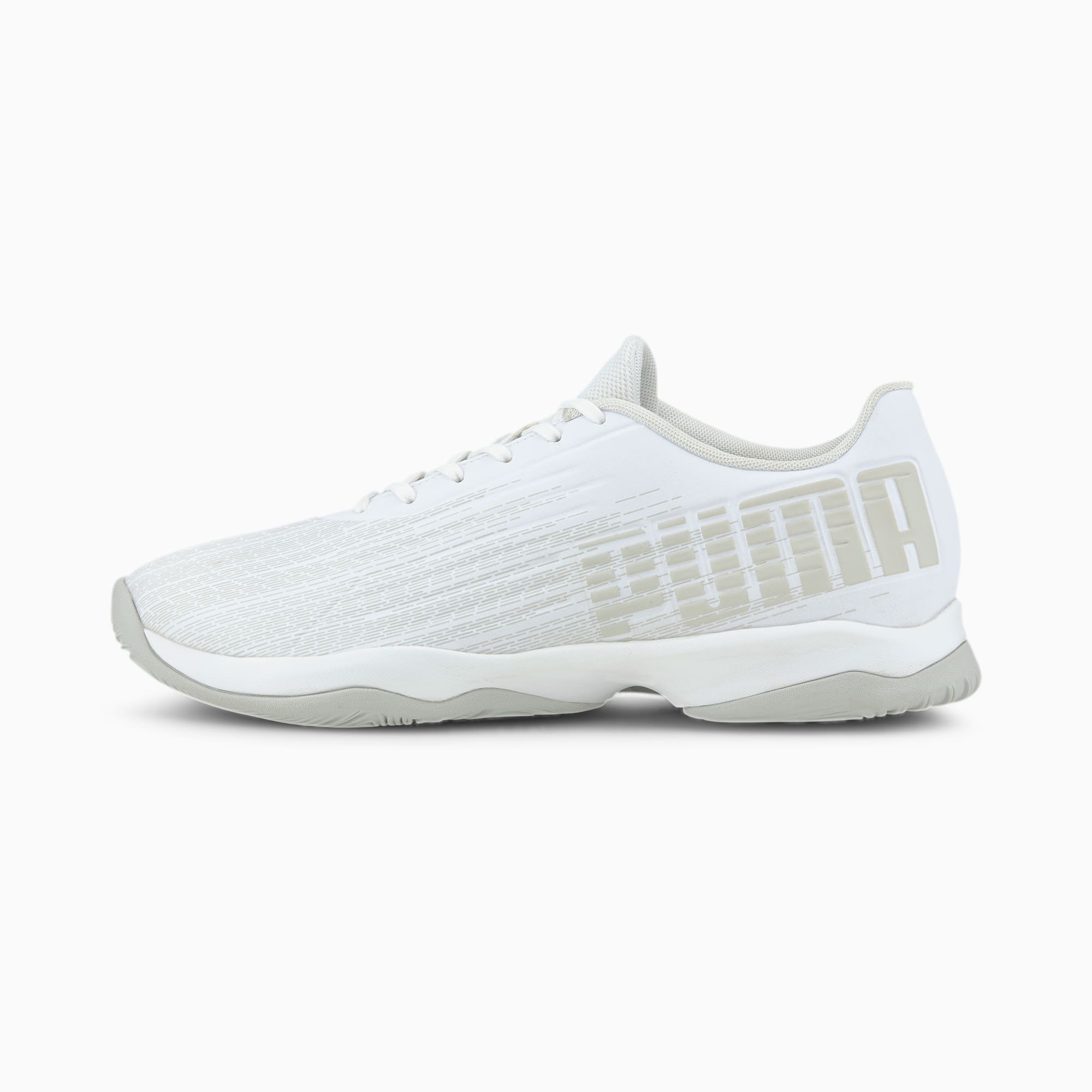 puma white sports shoes