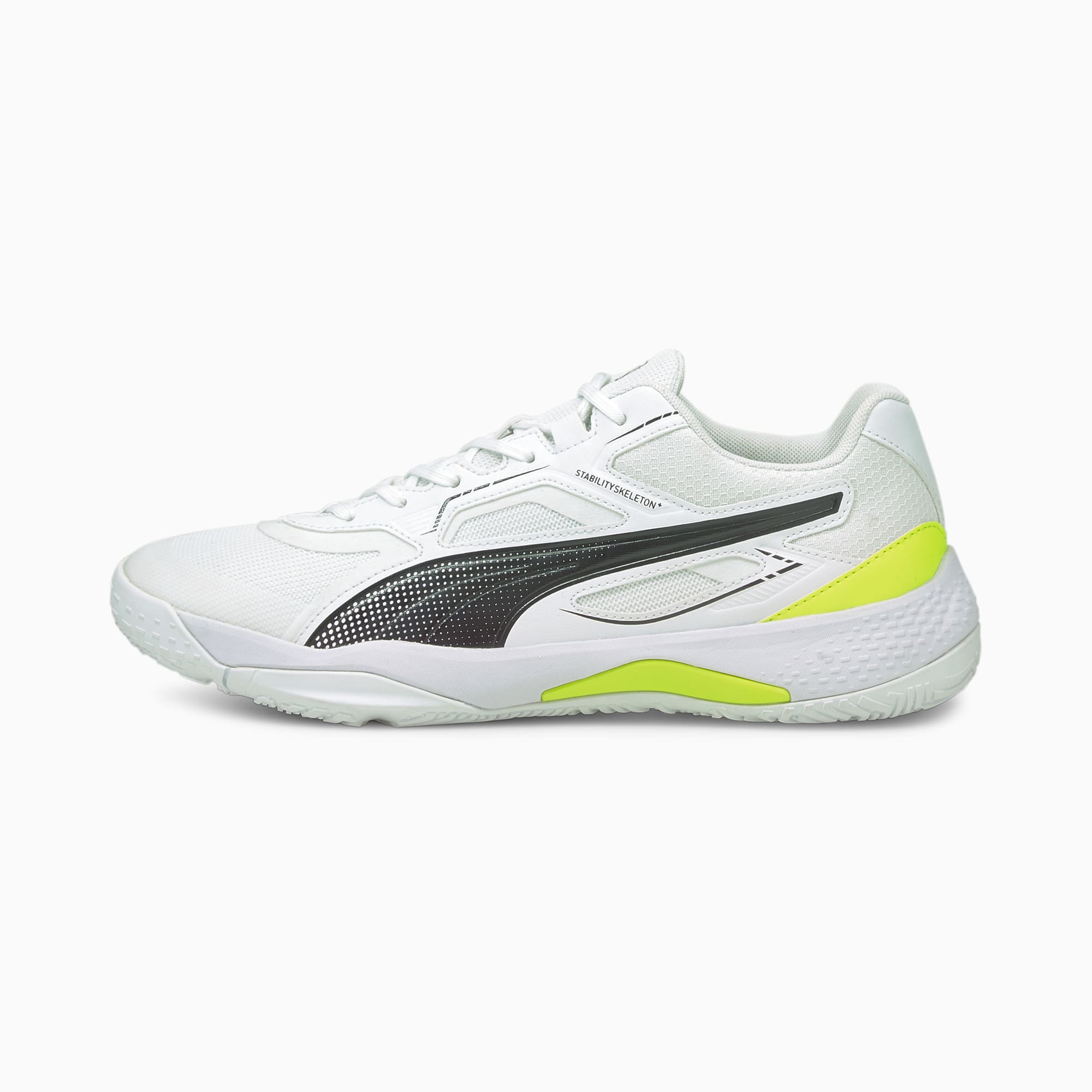 white puma gym shoes