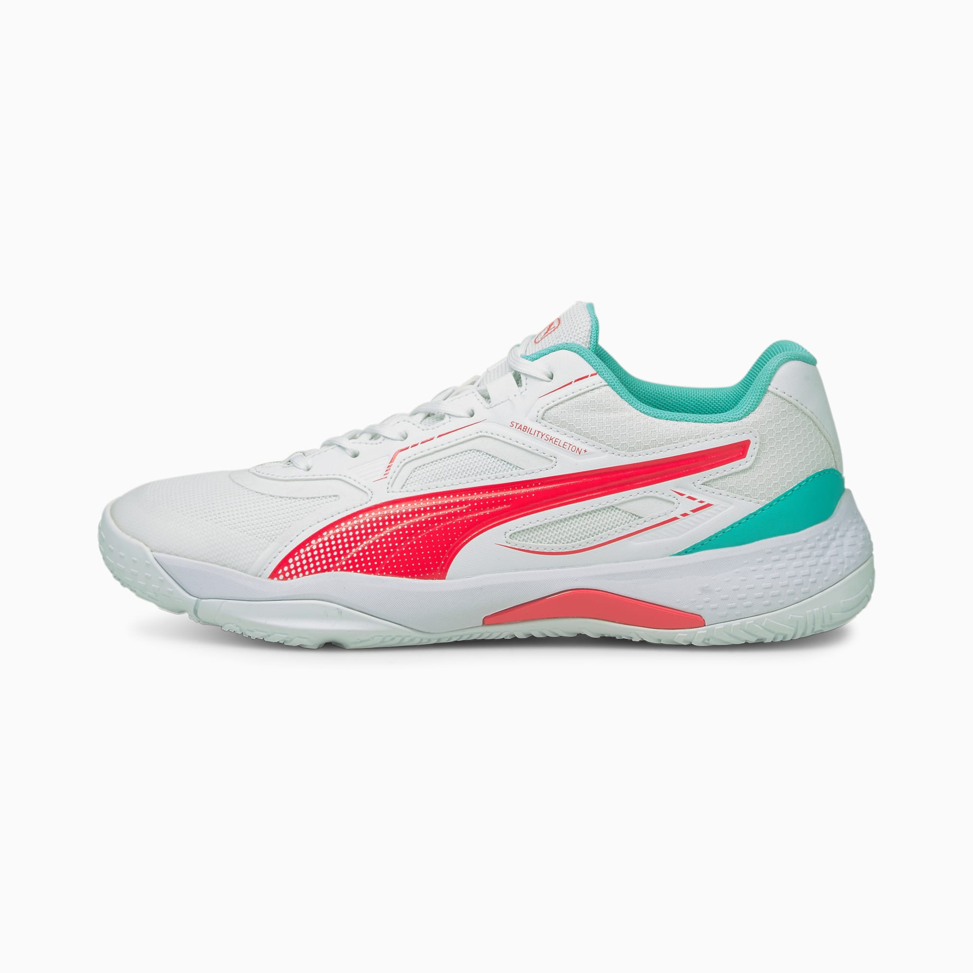 white puma gym shoes