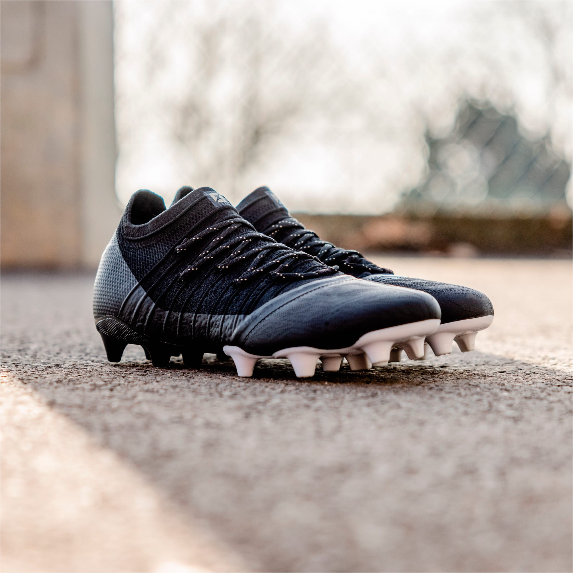 Puma soccer deals cleats gold