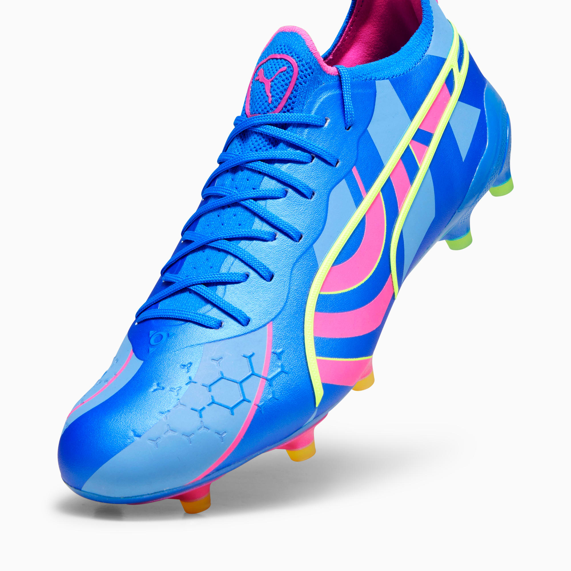 Puma pink deals blue football boots