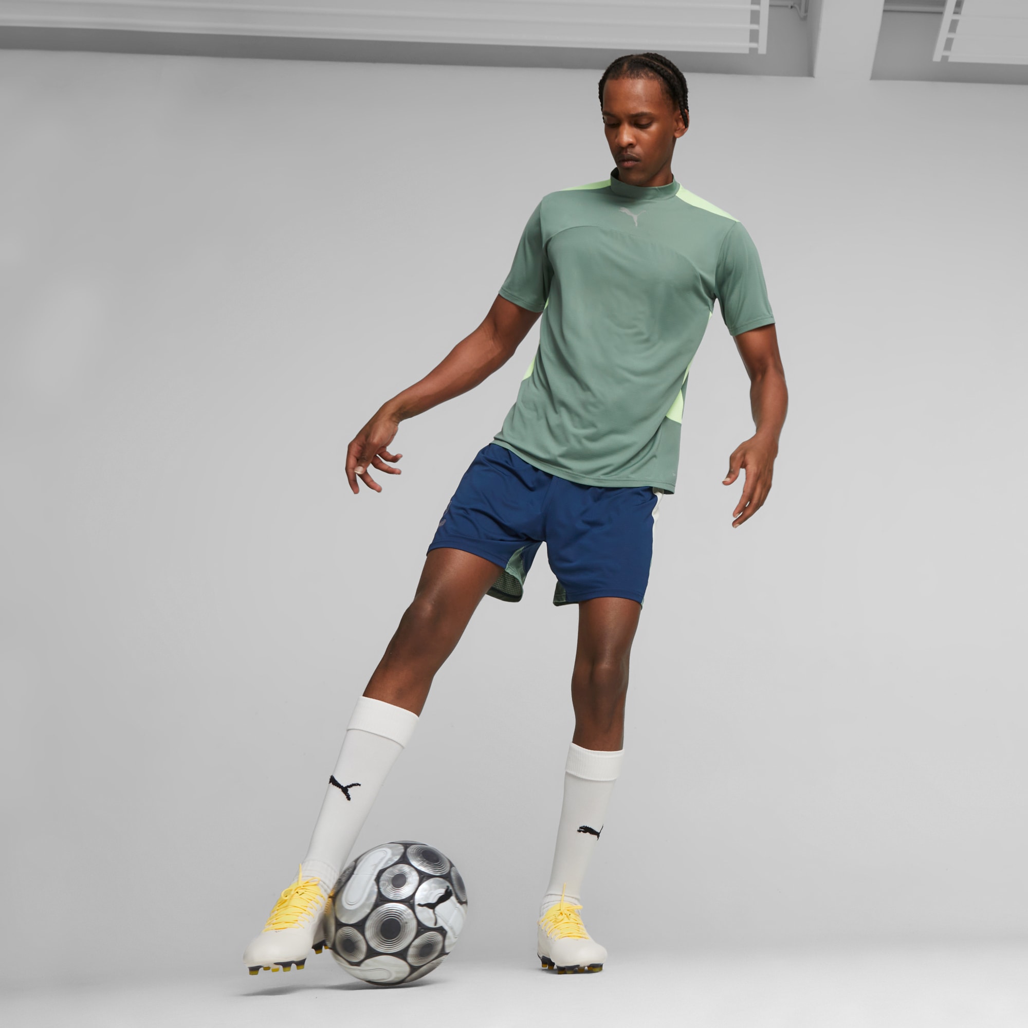 Puma king moulded football best sale boots