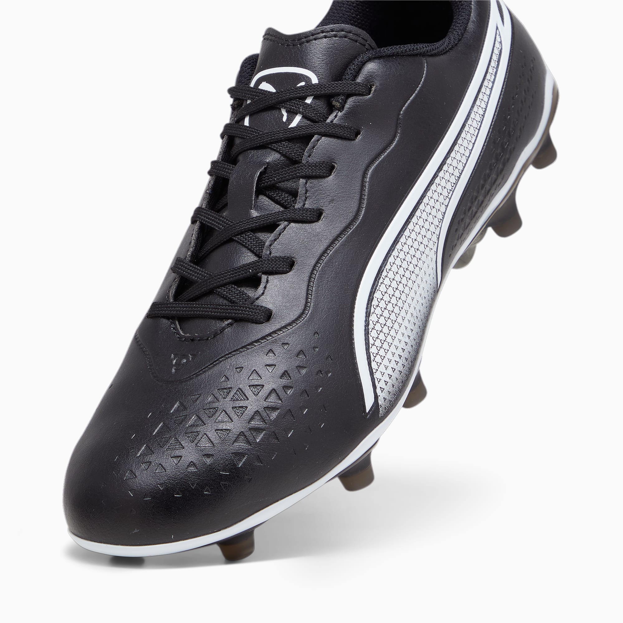 Puma king deals firm ground