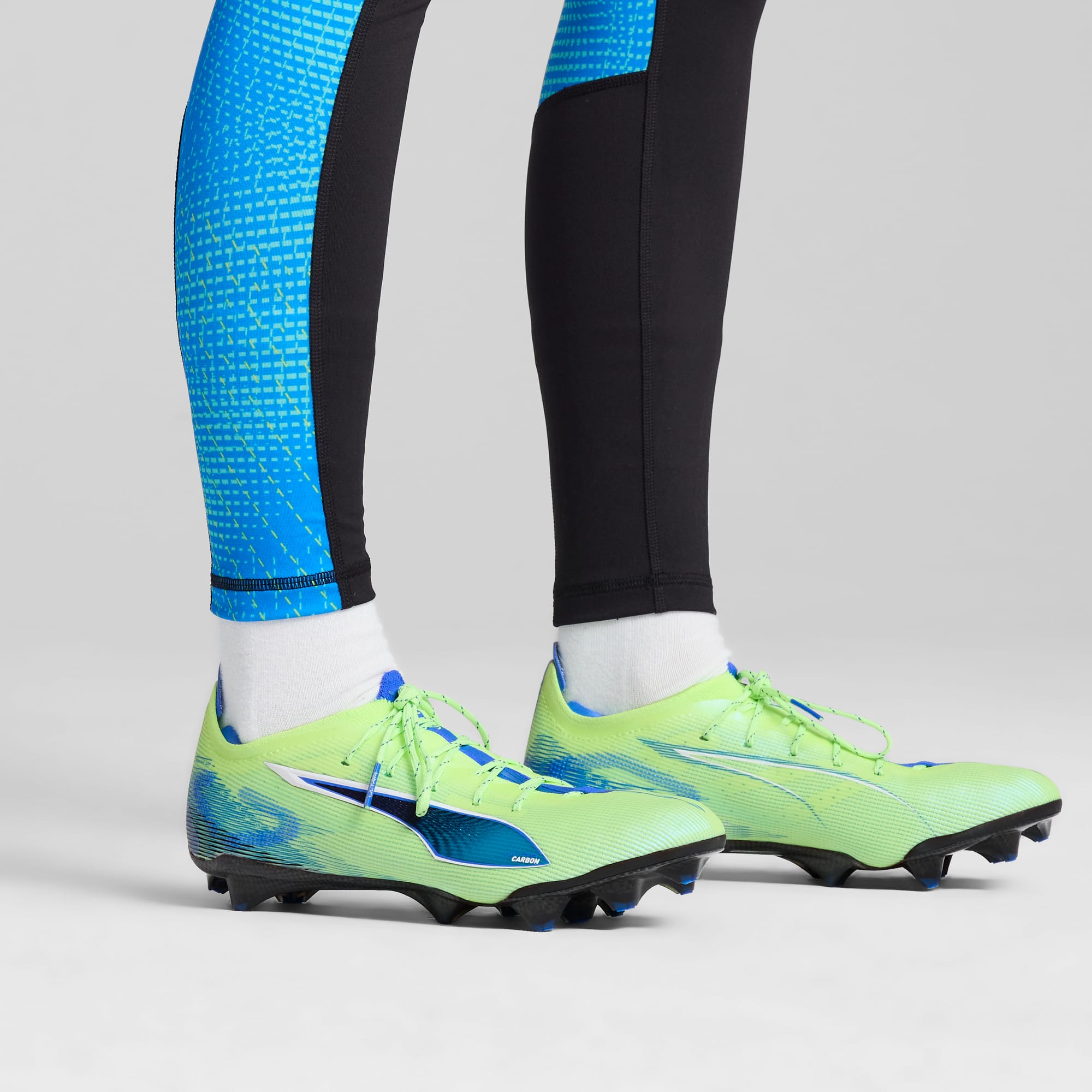Botas de futbol ULTRA 5 CARBON FG para mujer PUMA