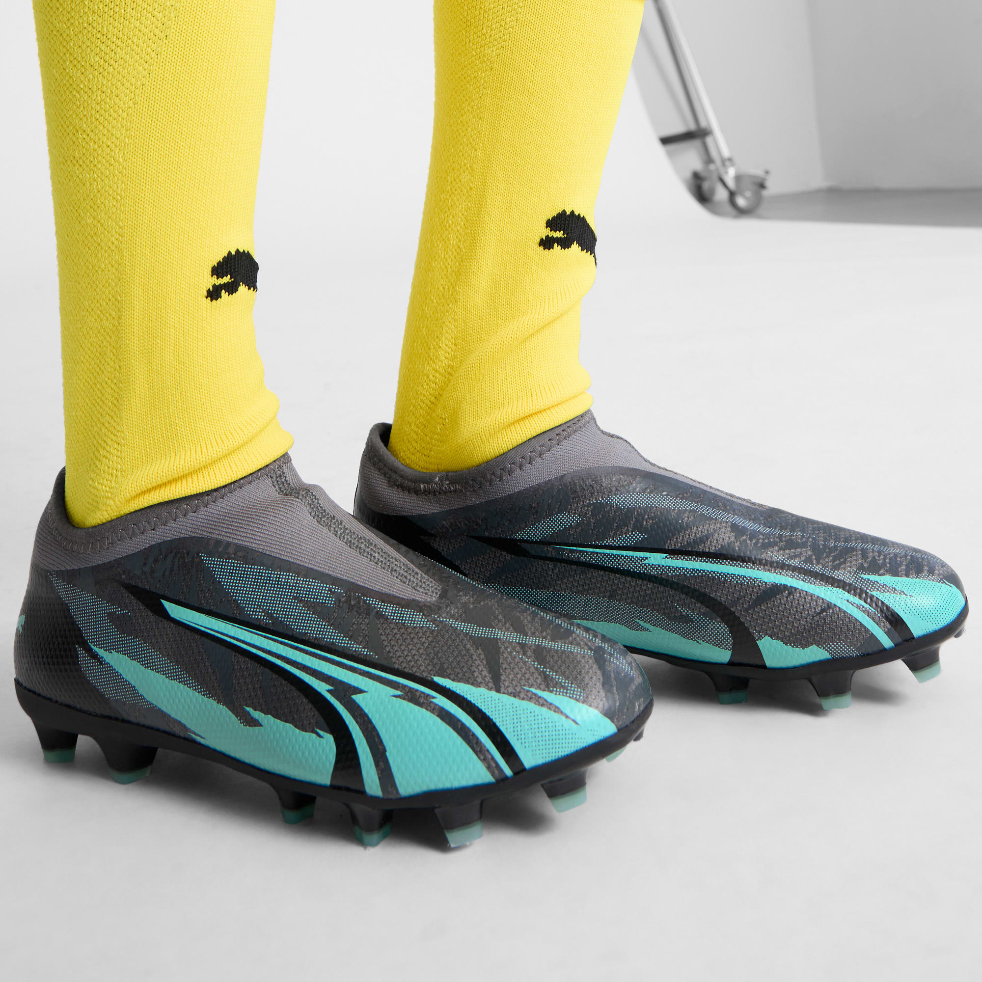 Tacos de futbol sin cordones para nino ULTRA MATCH RUSH