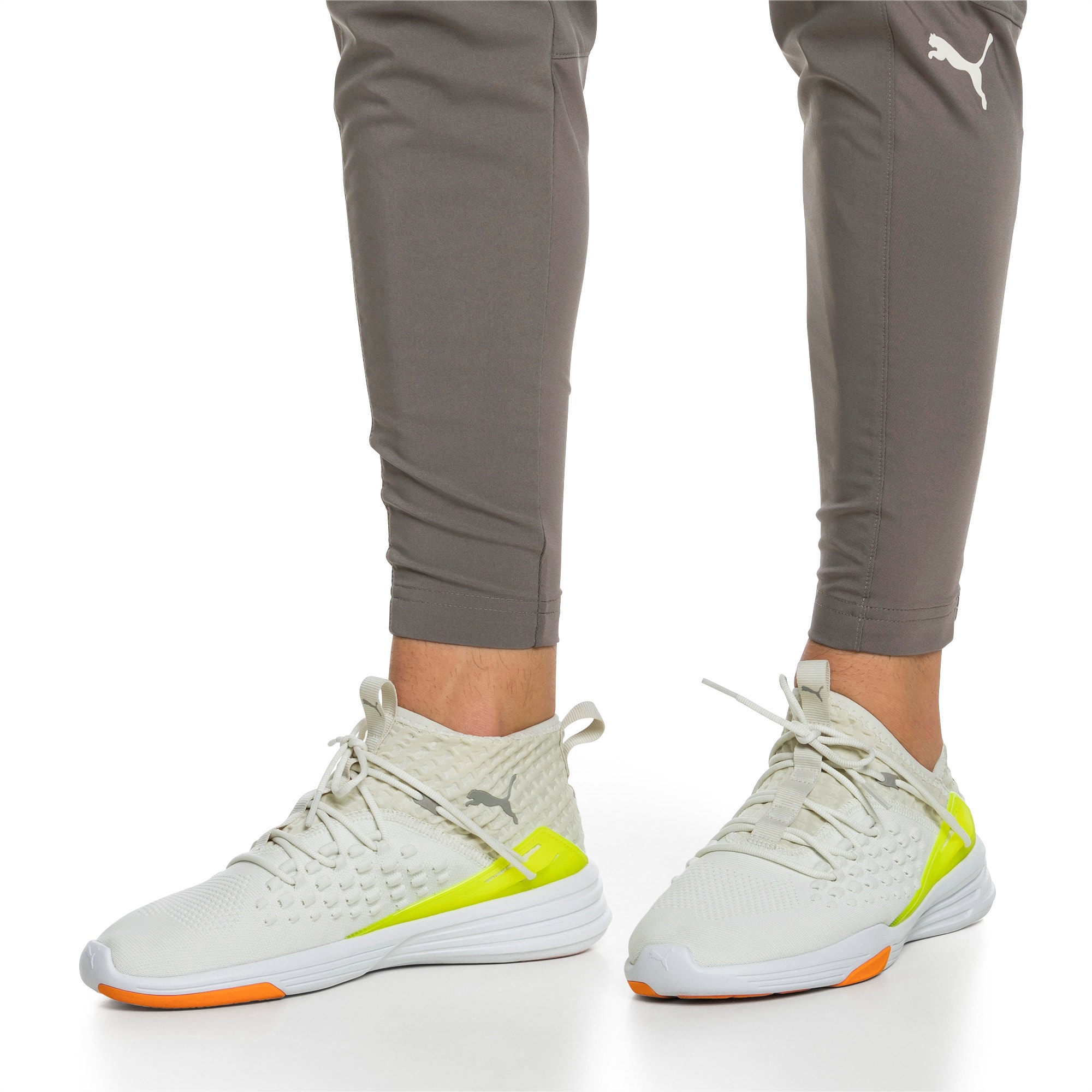 Mantra caution men's training sales shoes