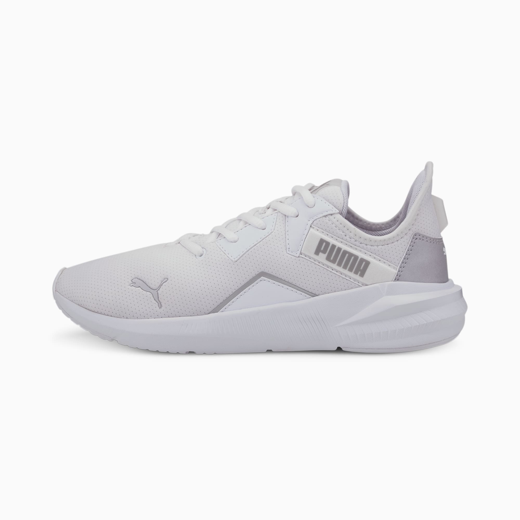 white puma gym shoes