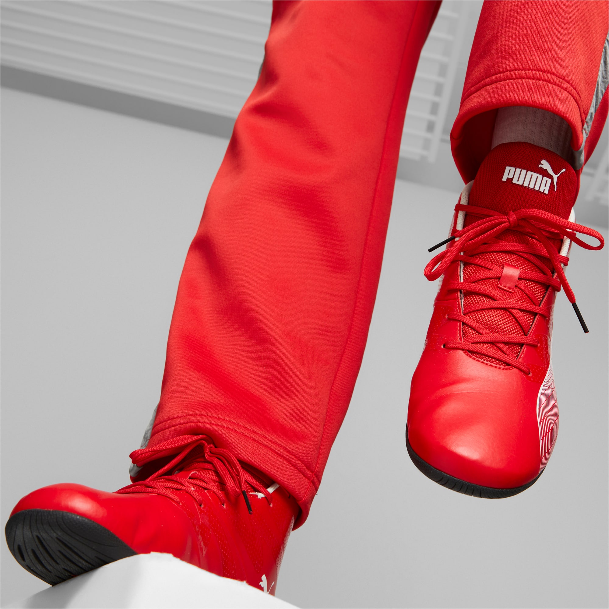 Scuderia Ferrari Carbon Cat Mid Unisex Driving Shoes PUMA
