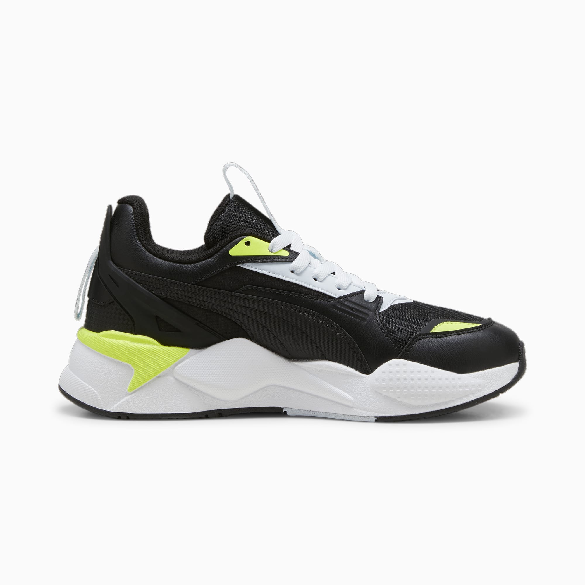 Total sports hot sale puma sneakers