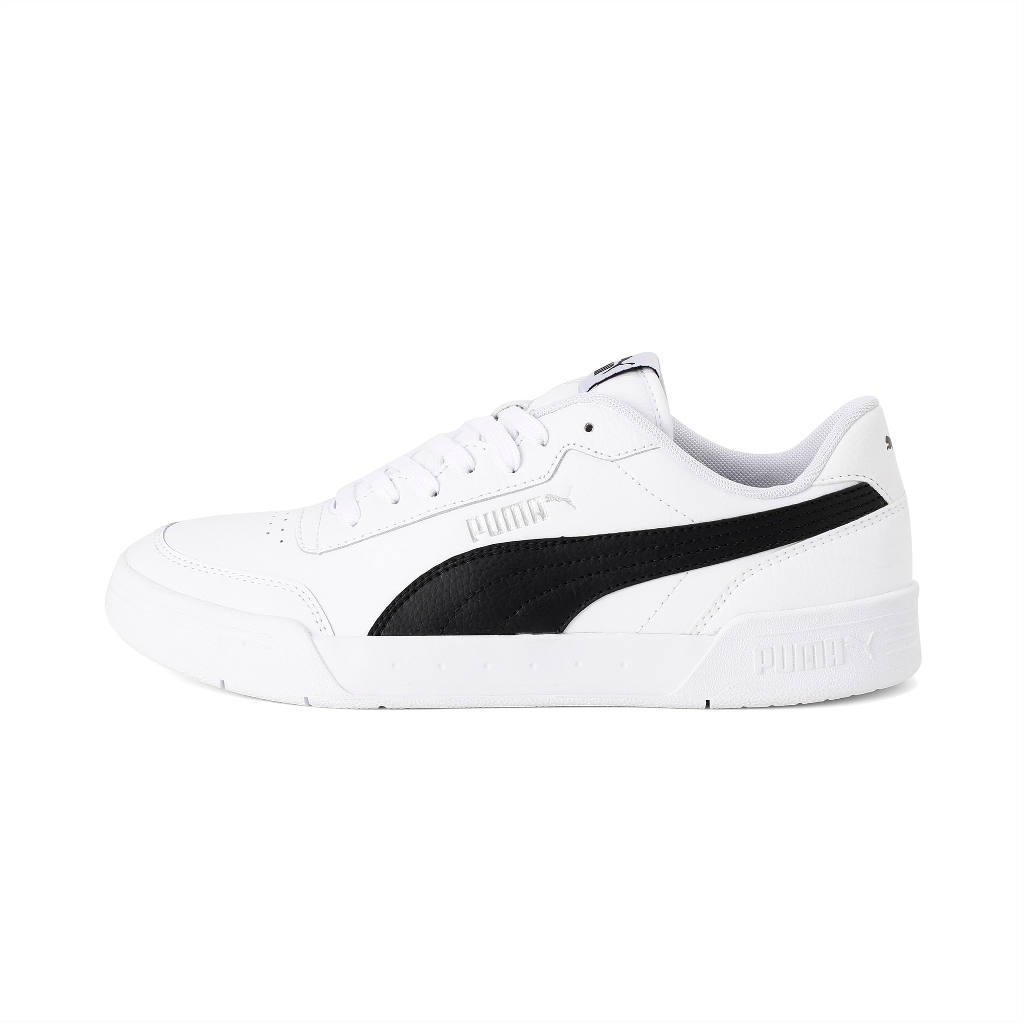 puma black and white tennis shoes