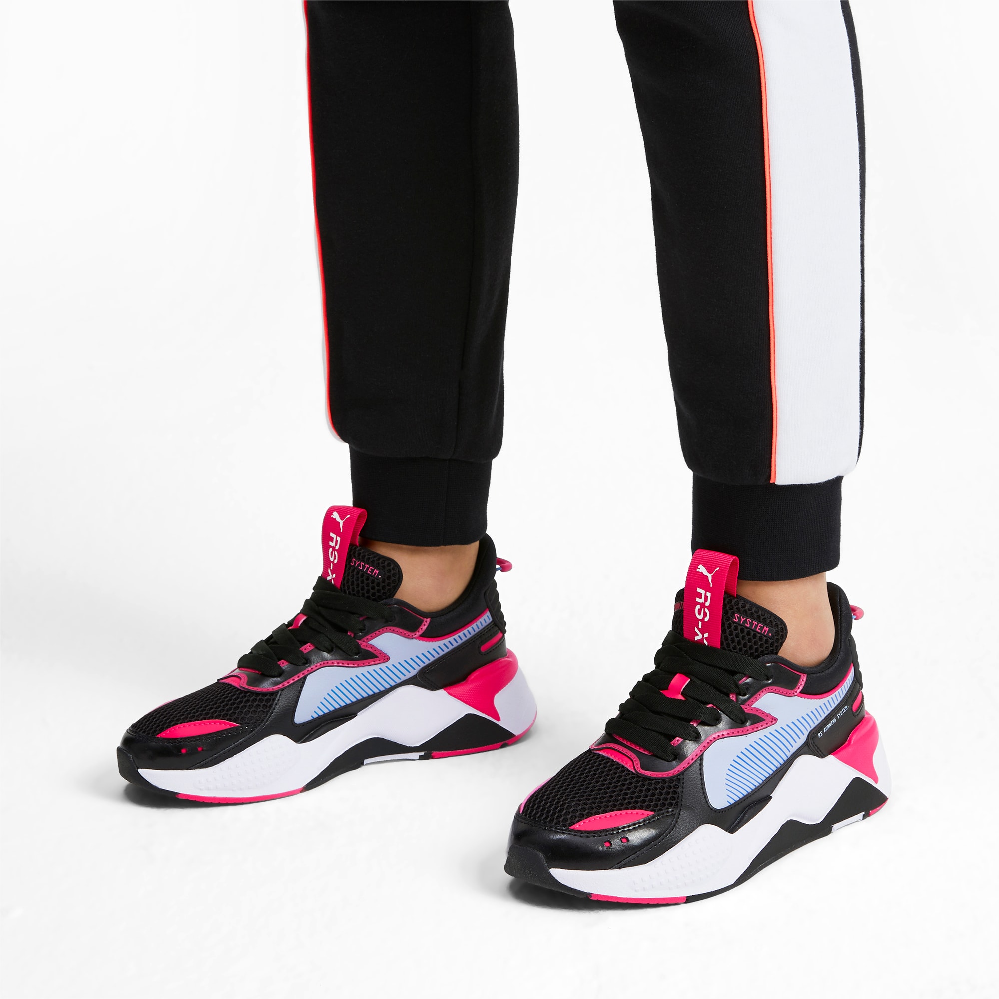 hoka arahi 4 running shoes