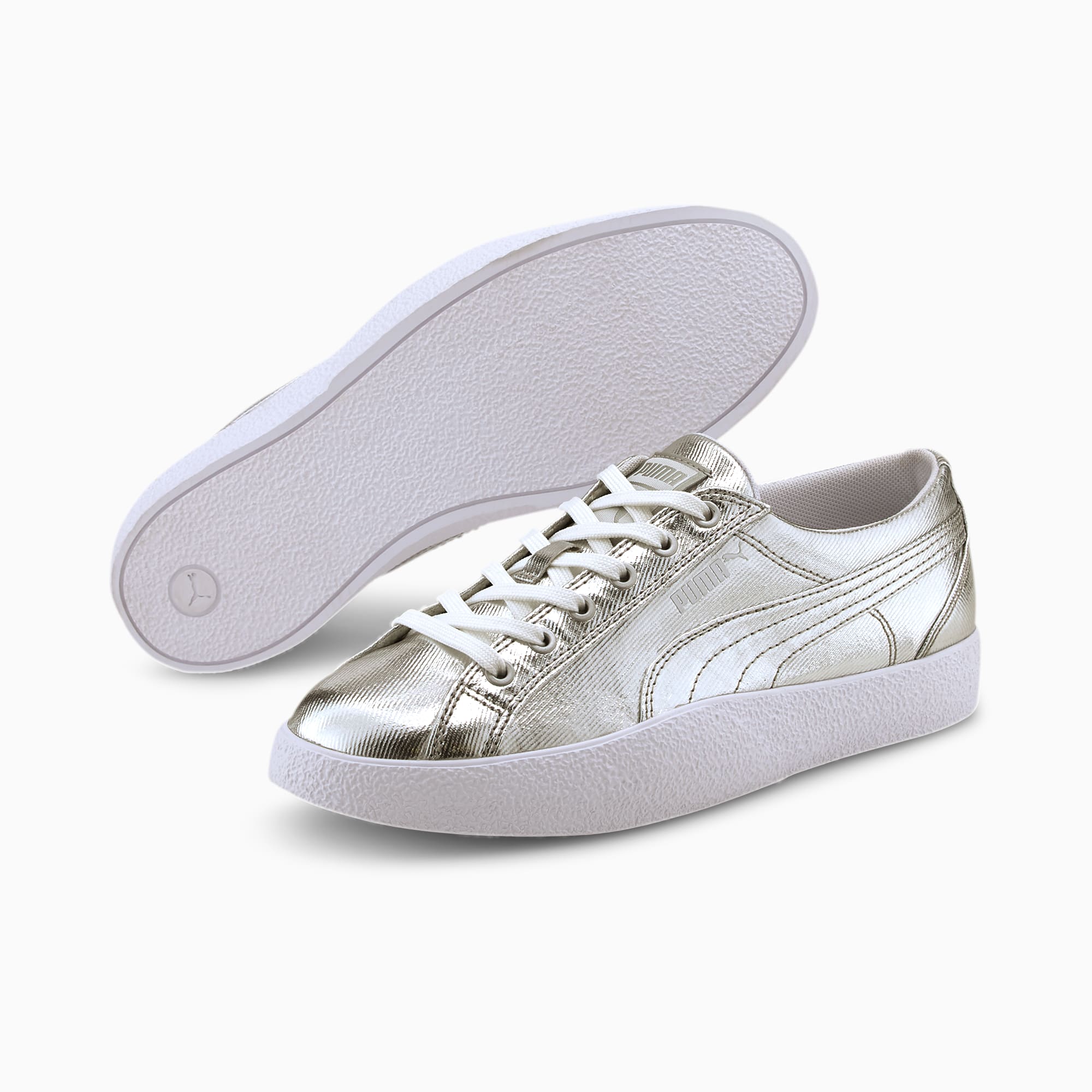 Casual silver. Puma Silver. Серебристые кроссовки Пума. Серебряные кеды Пума. Кроссовки женские Puma металлик.