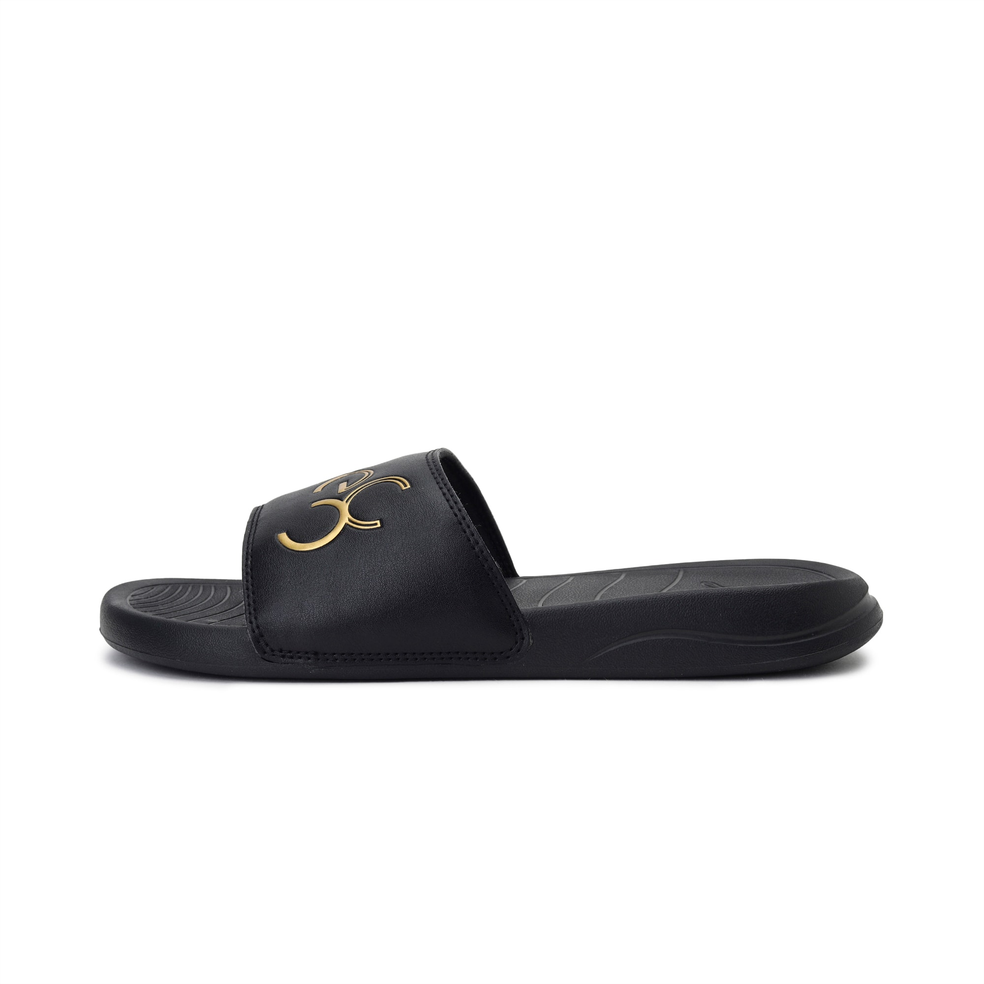 black puma flip flops