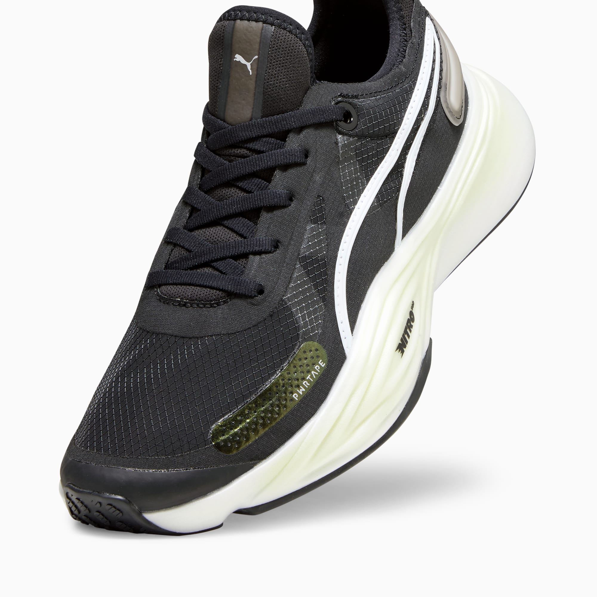 Mens training shoes uk store
