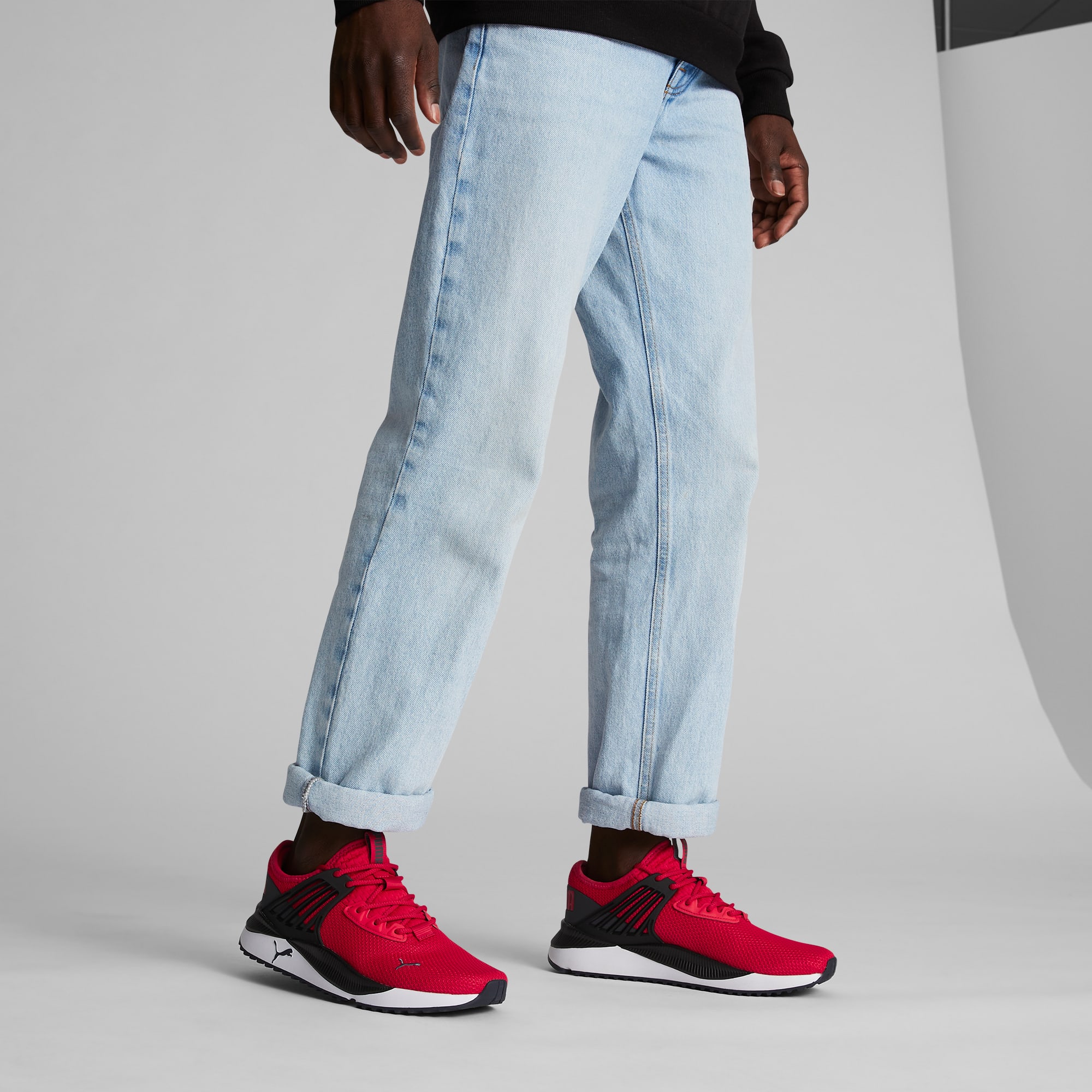 Outfit tenis gris hombre best sale