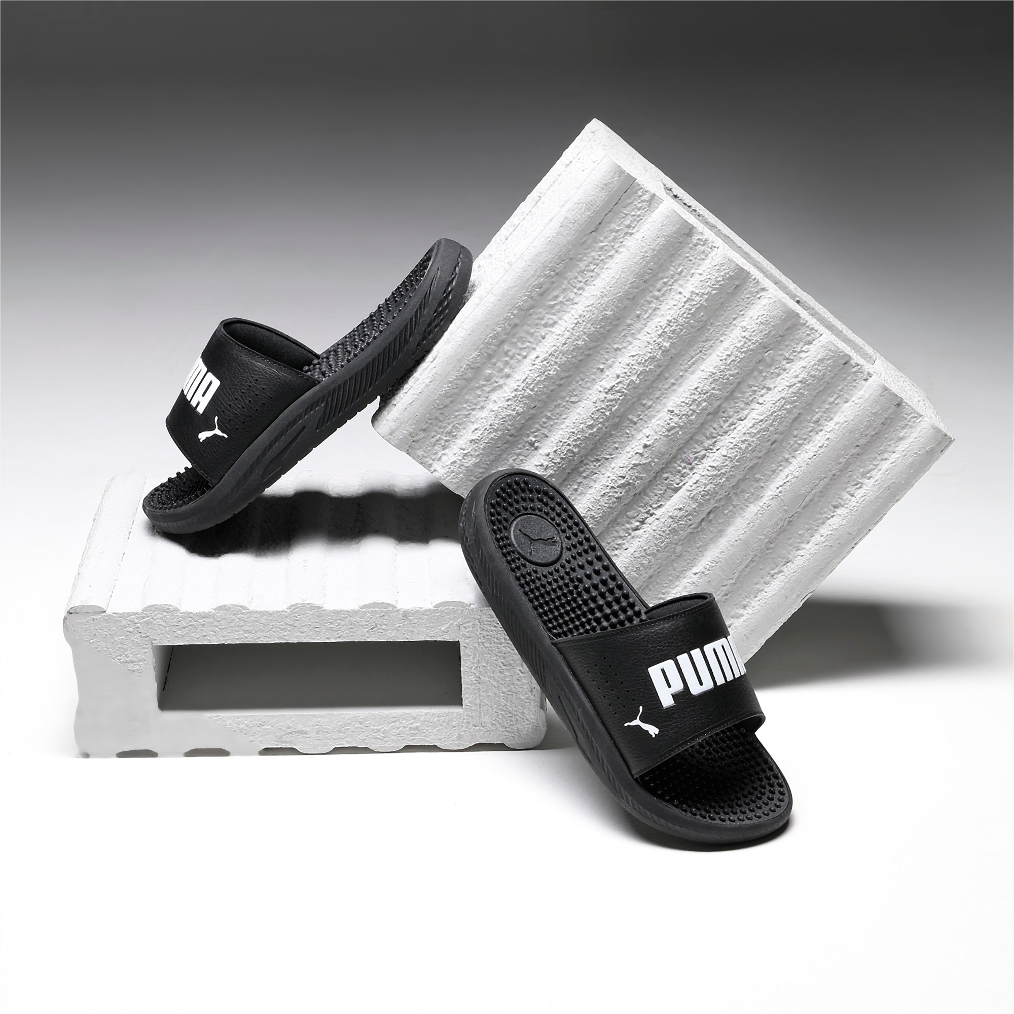 SOFTRIDE Massage Men s Slides