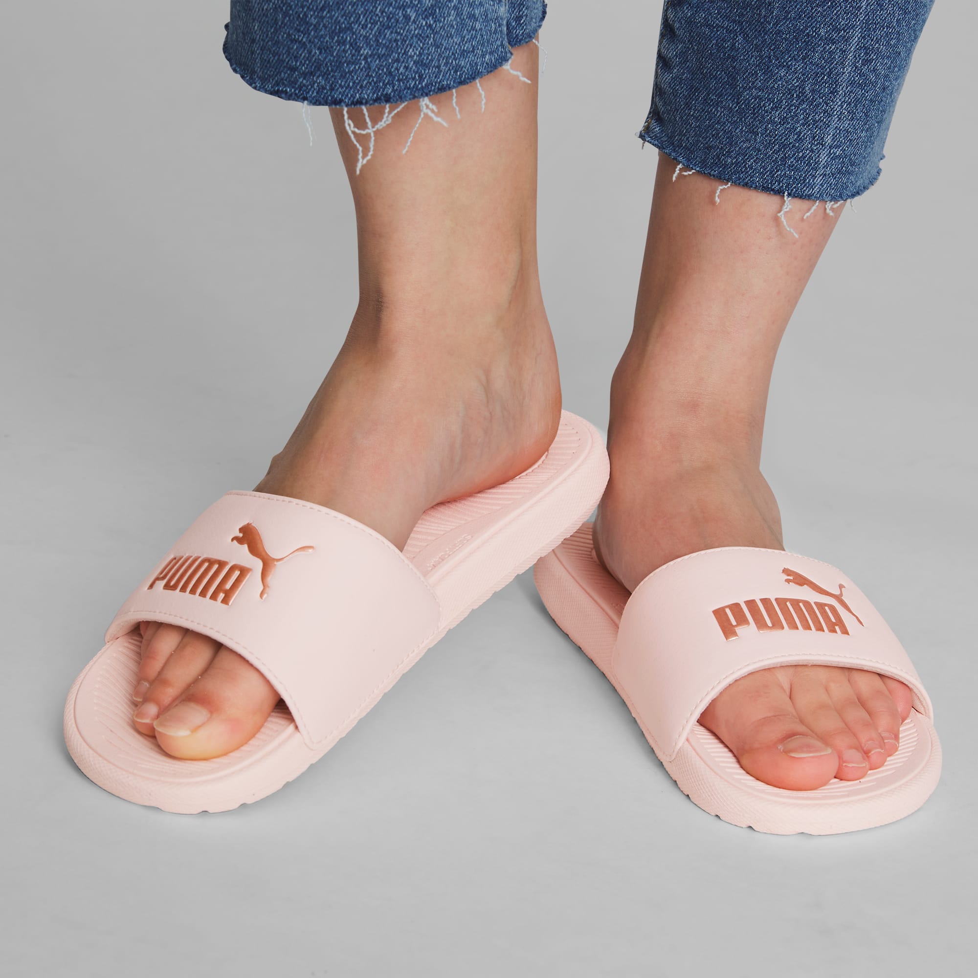 Fenty fur outlet slides pink