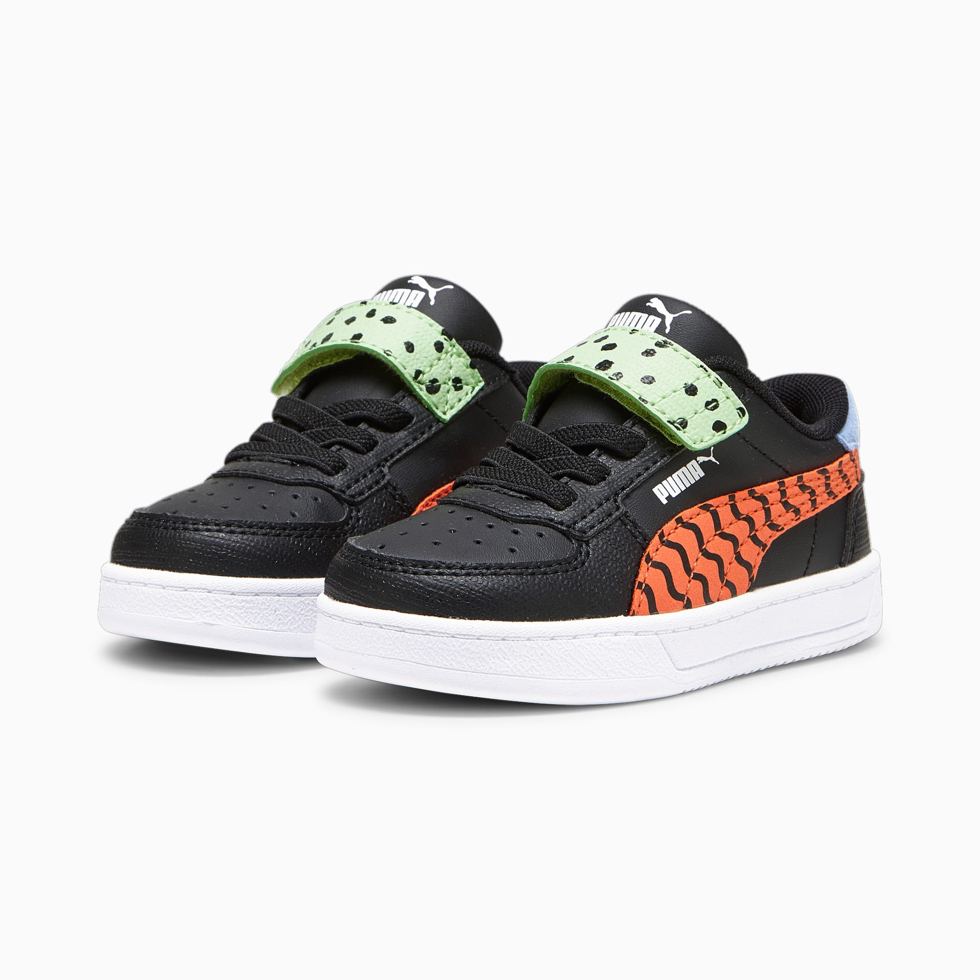 Schwarzer PUMA Trainer für Kleinkinder mit orangem Wellenmuster und hellgrünem Verschluss.