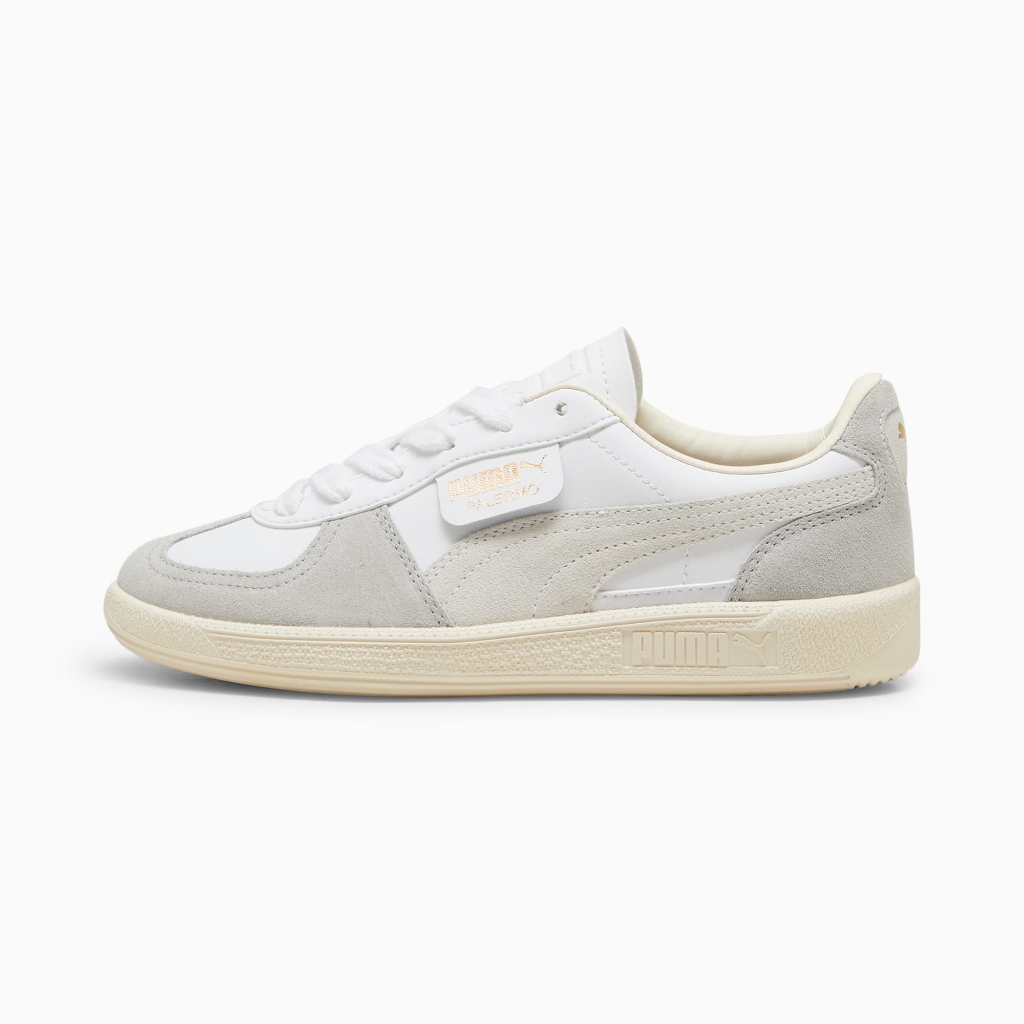 Witte PUMA Palermo sneaker voor volwassenen met suède details en een gestructureerde zool.